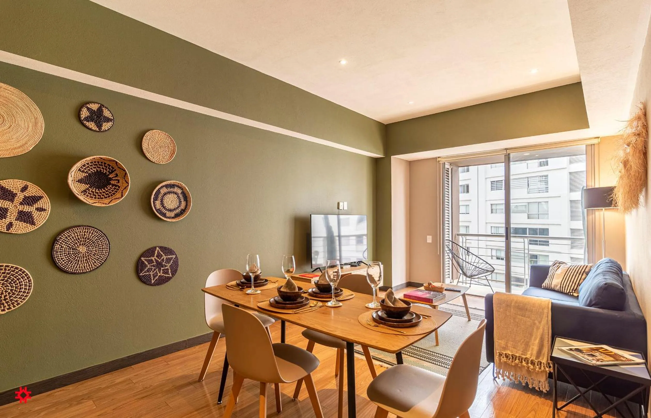 Dining area in Casa Vive Grand by Kukun