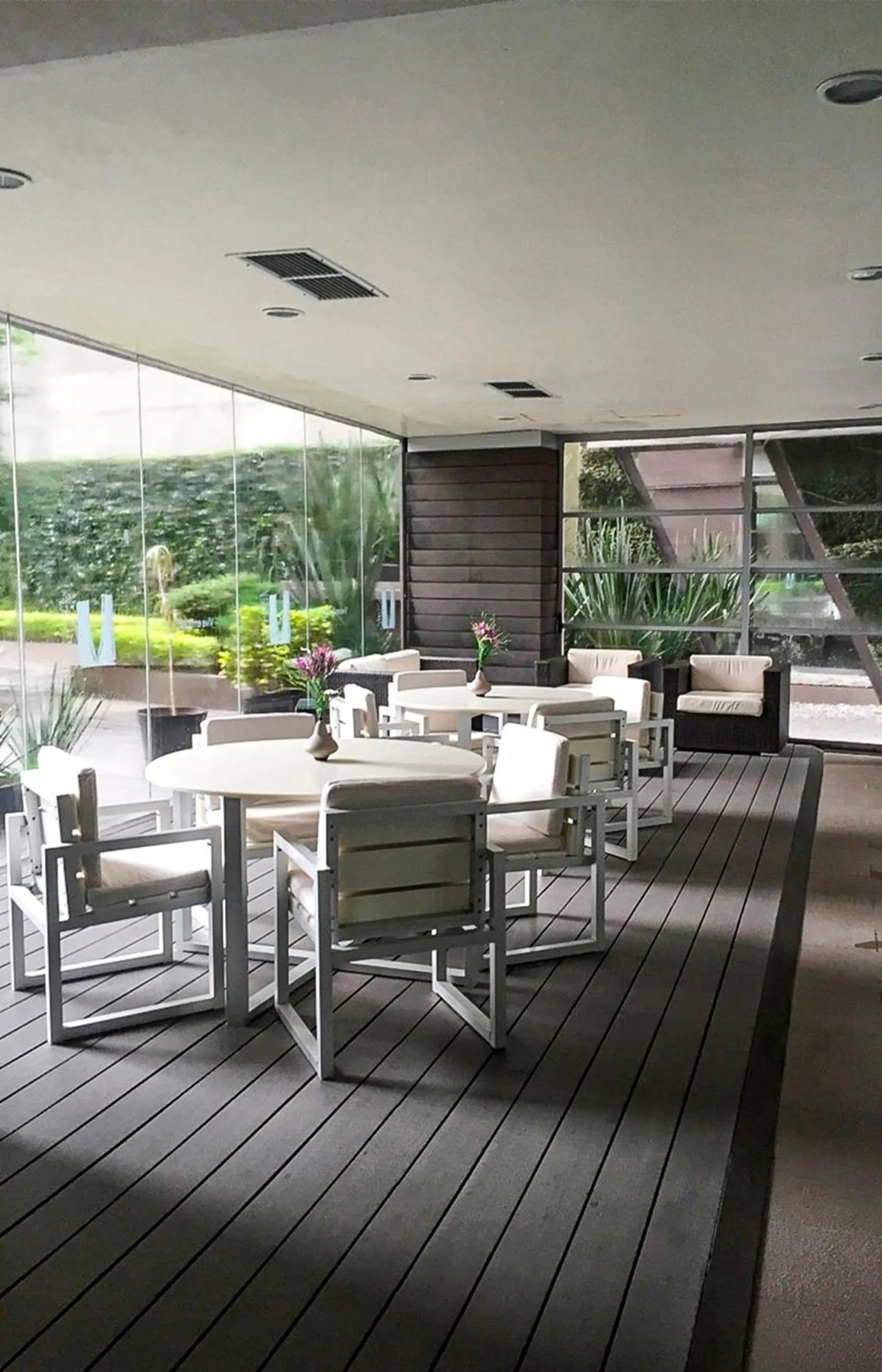 Restaurant/places to eat in Casa Vive Grand by Kukun