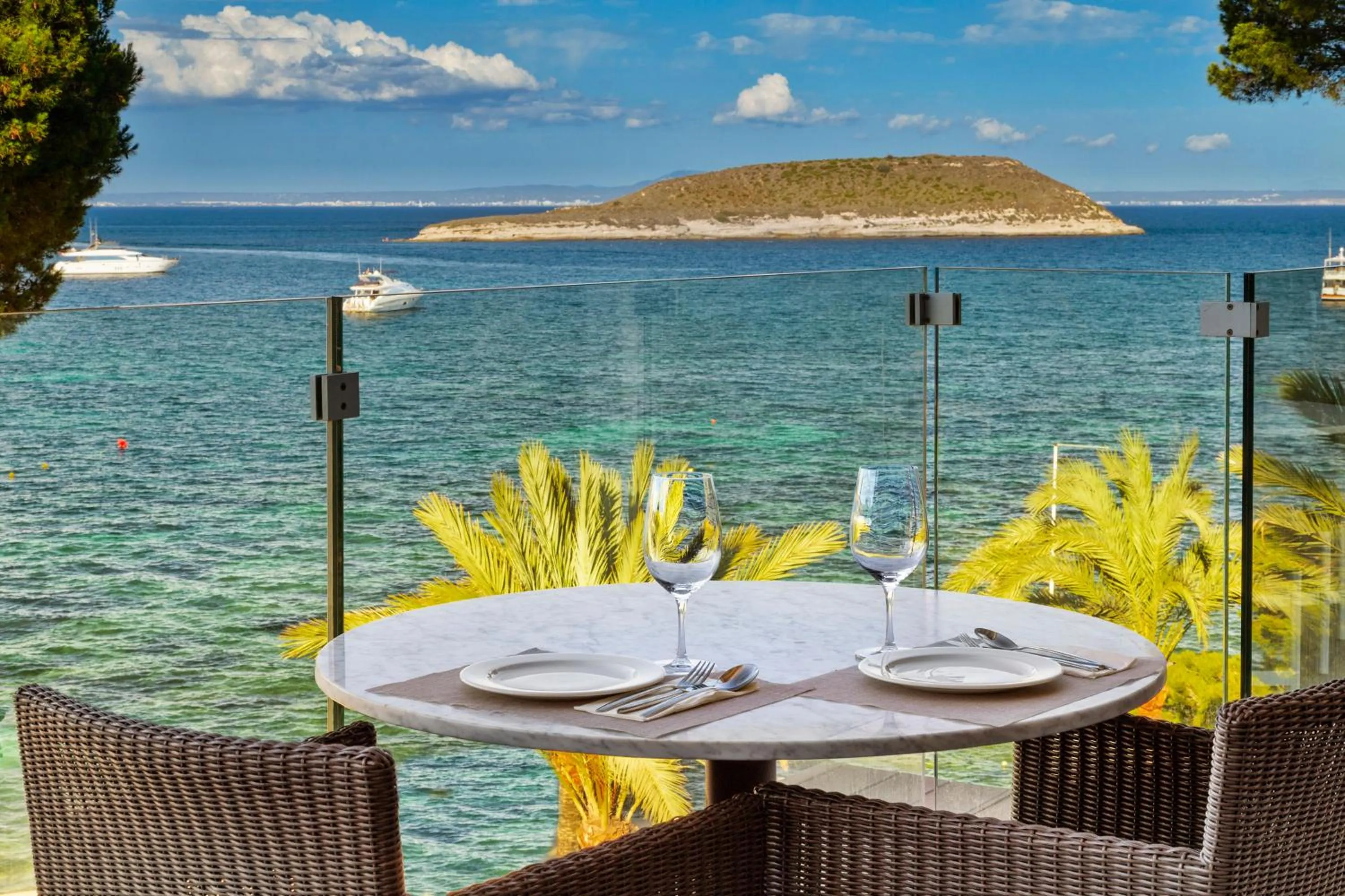 Restaurant/places to eat in Meliá Calviá Beach