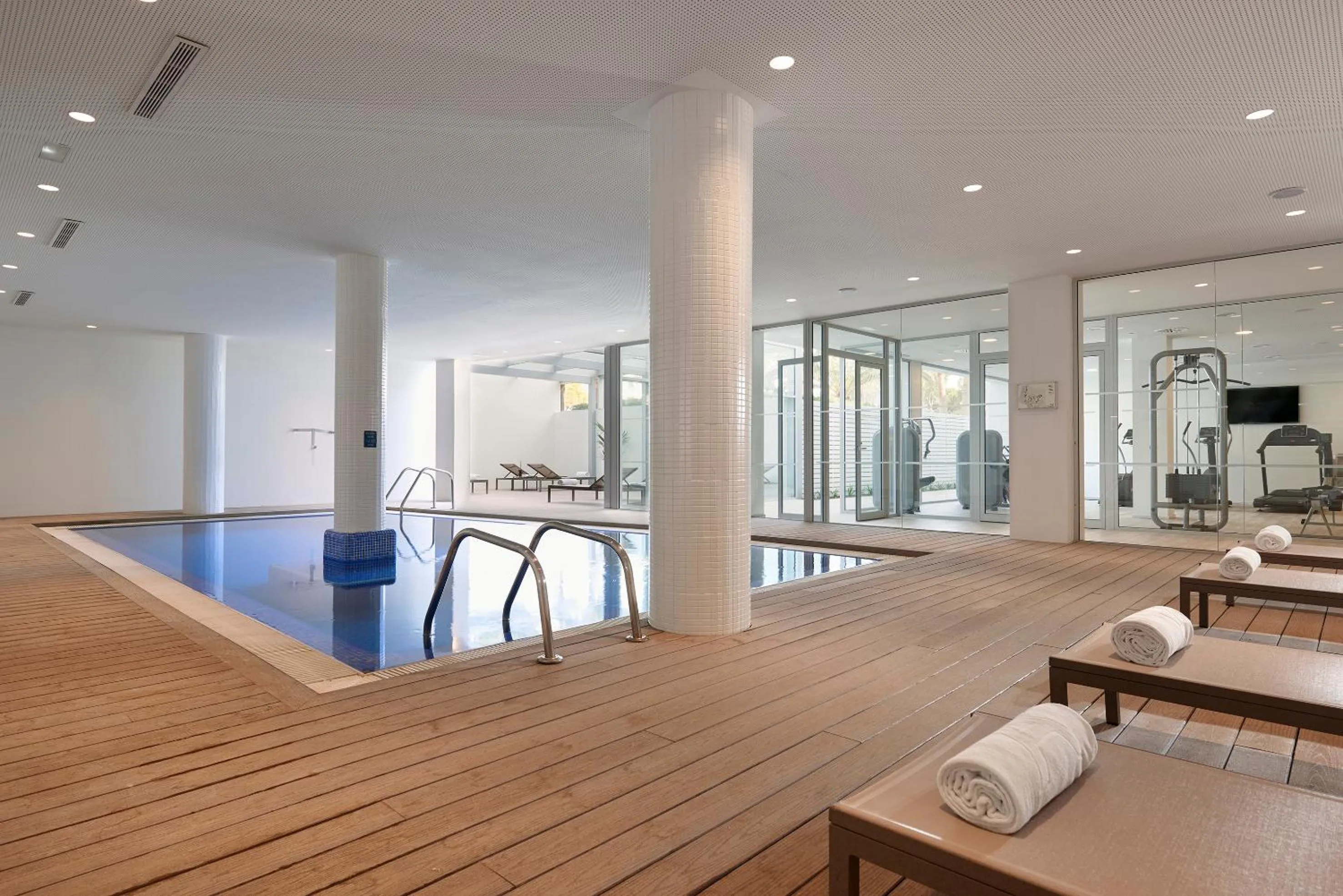 Swimming pool in Meliá Calviá Beach