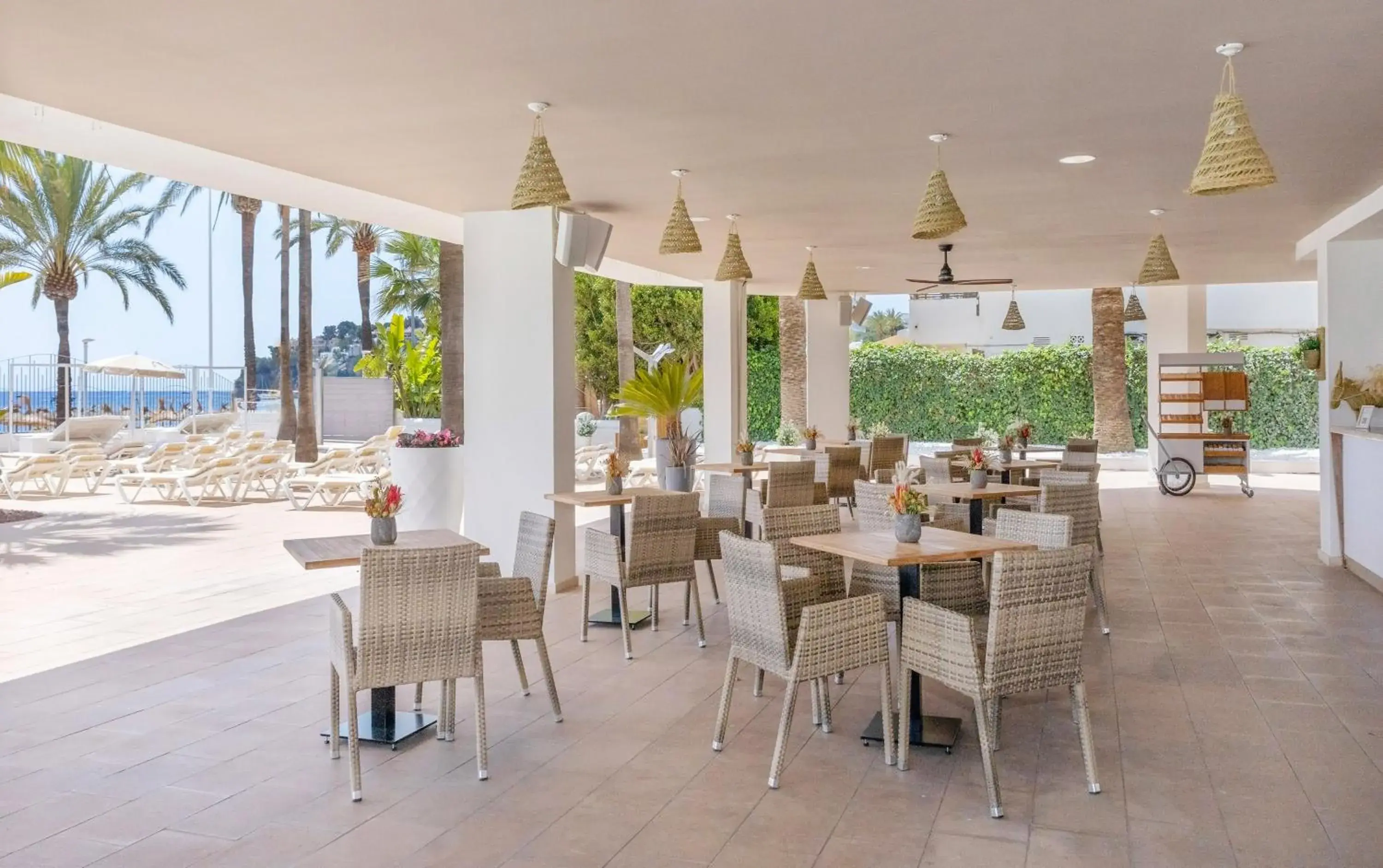 Restaurant/places to eat in Sol House The Studio - Calviá Beach - Adults Only Restaurant/places to eat in Sol House The Studio - Calviá Beach - Adults Only