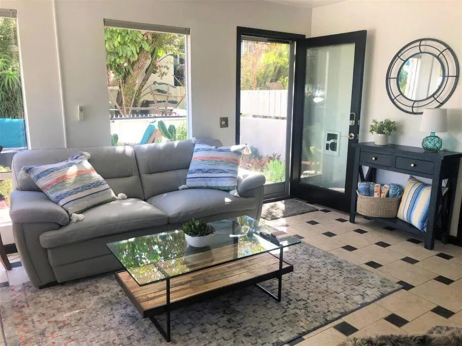 Living room in Upscale Mission Beach Couples Getaway/Pet Friendly