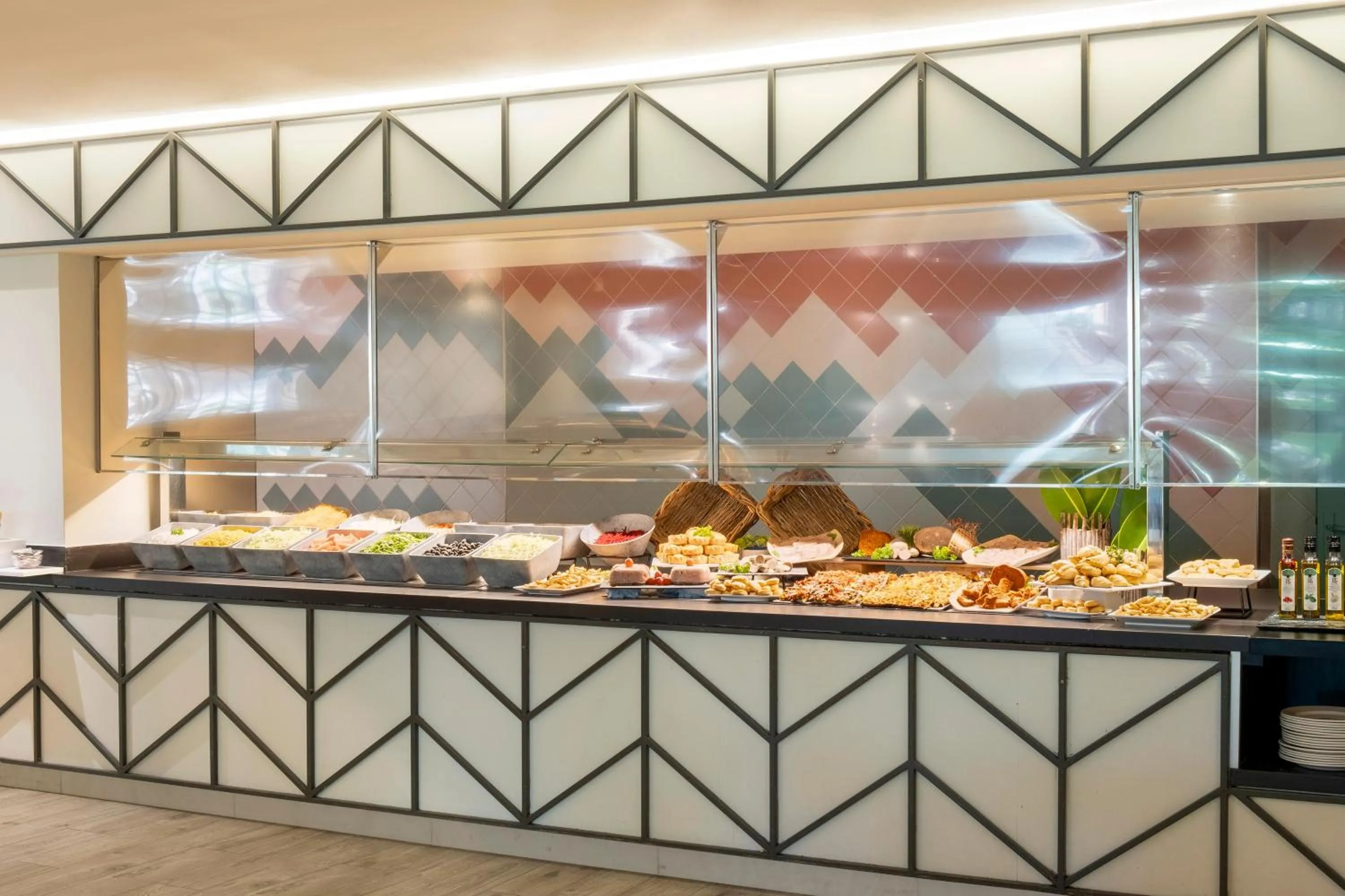 Food and drinks in Sol Katmandu Park & Resort