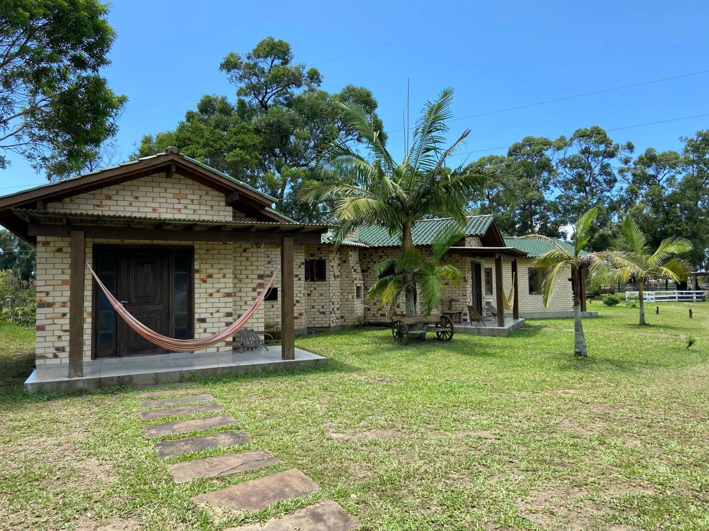 Haras Trevo de Ferro, Praia, Piscina e Campo