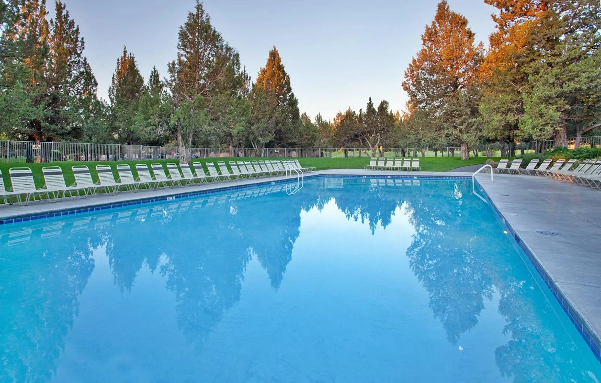 Swimming pool in Eagle Crest Vacation Resort