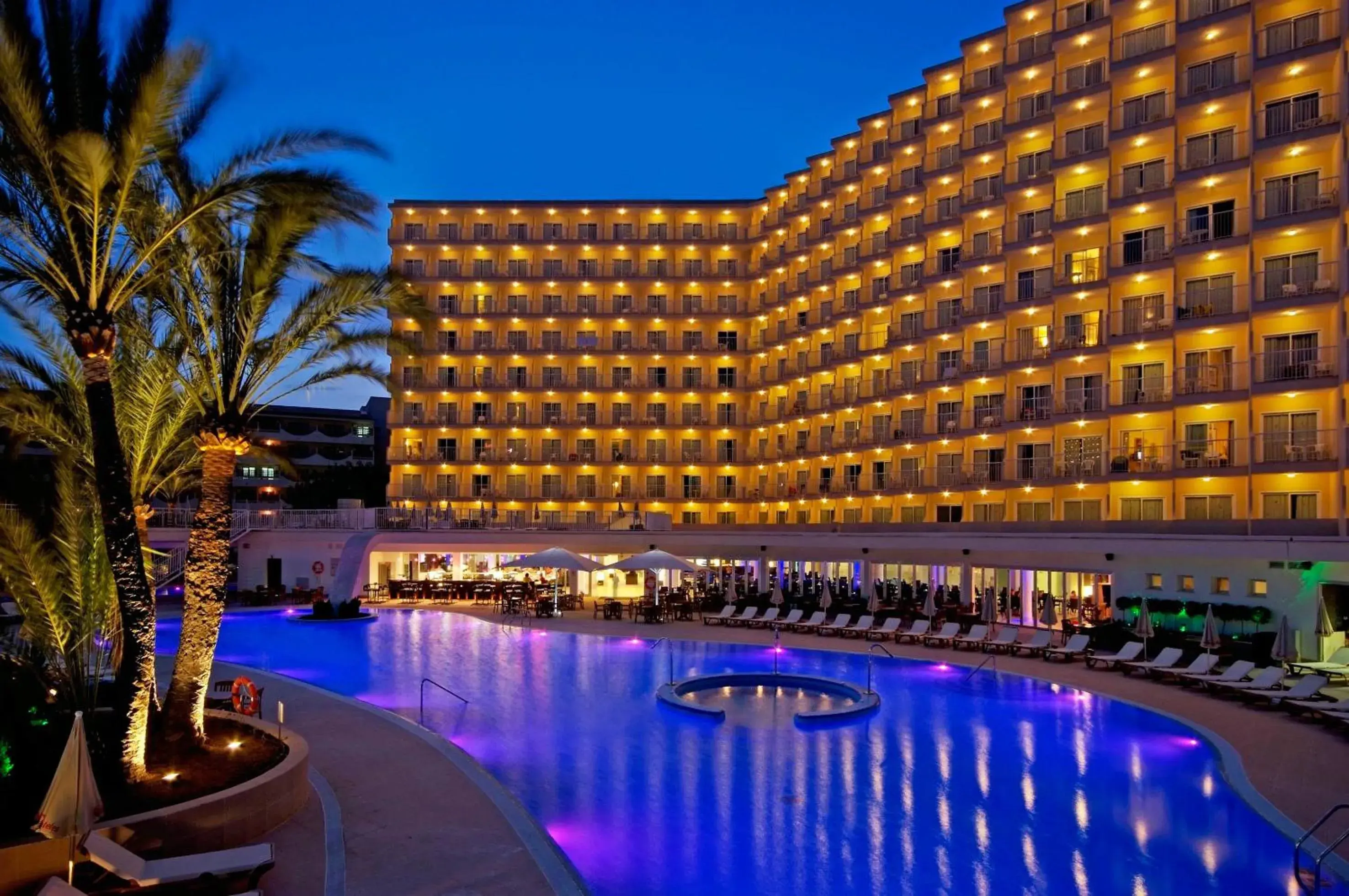 Property building in SOL Guadalupe Property building in SOL Guadalupe