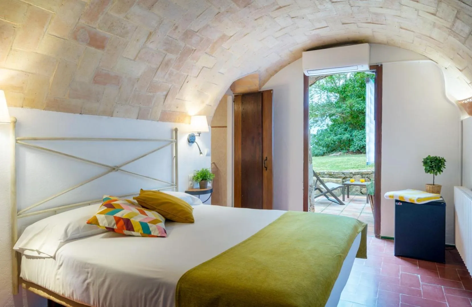 Bed in Mas Ses Vinyes - Adults Only