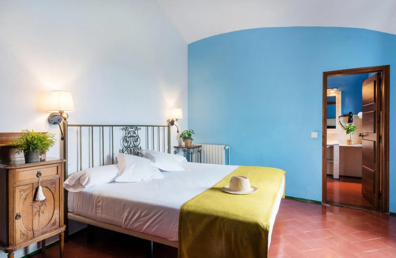 Bed in Mas Ses Vinyes - Adults Only