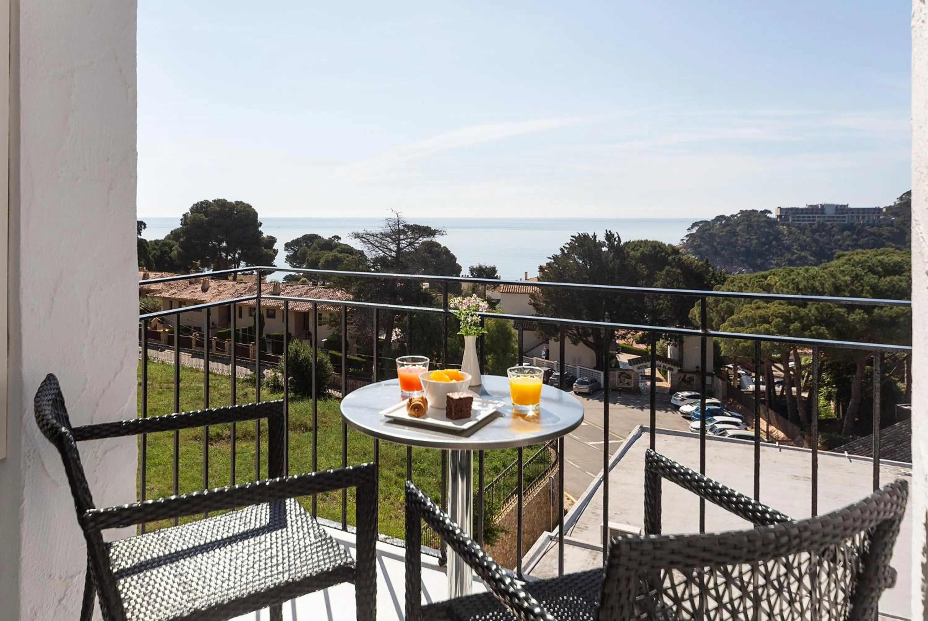 Day in Hotel Eetu Begur Affiliated by Melia