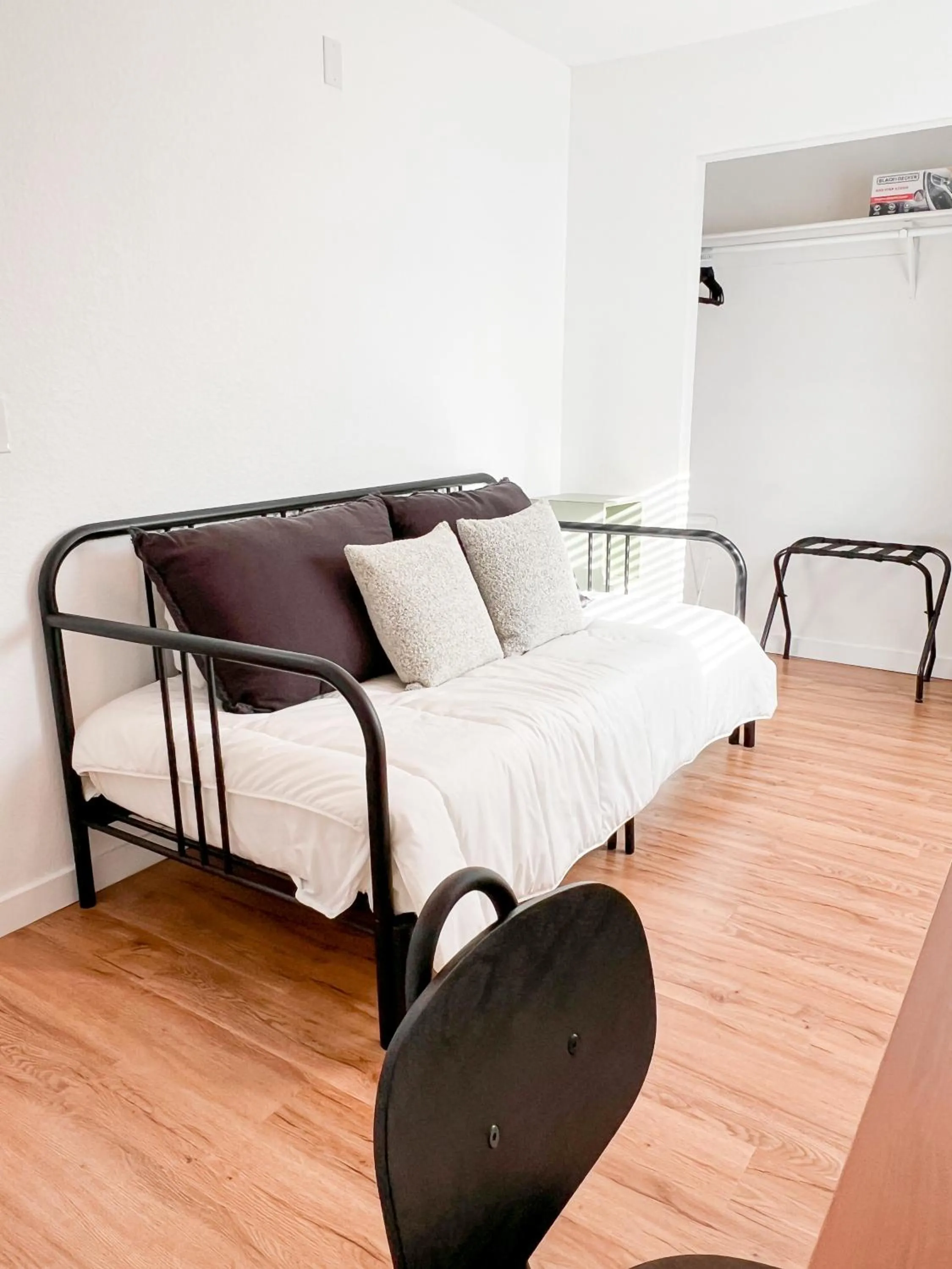 Bedroom, Bed in Beautiful Work Stay Retreat in Pueblo Near Downtown