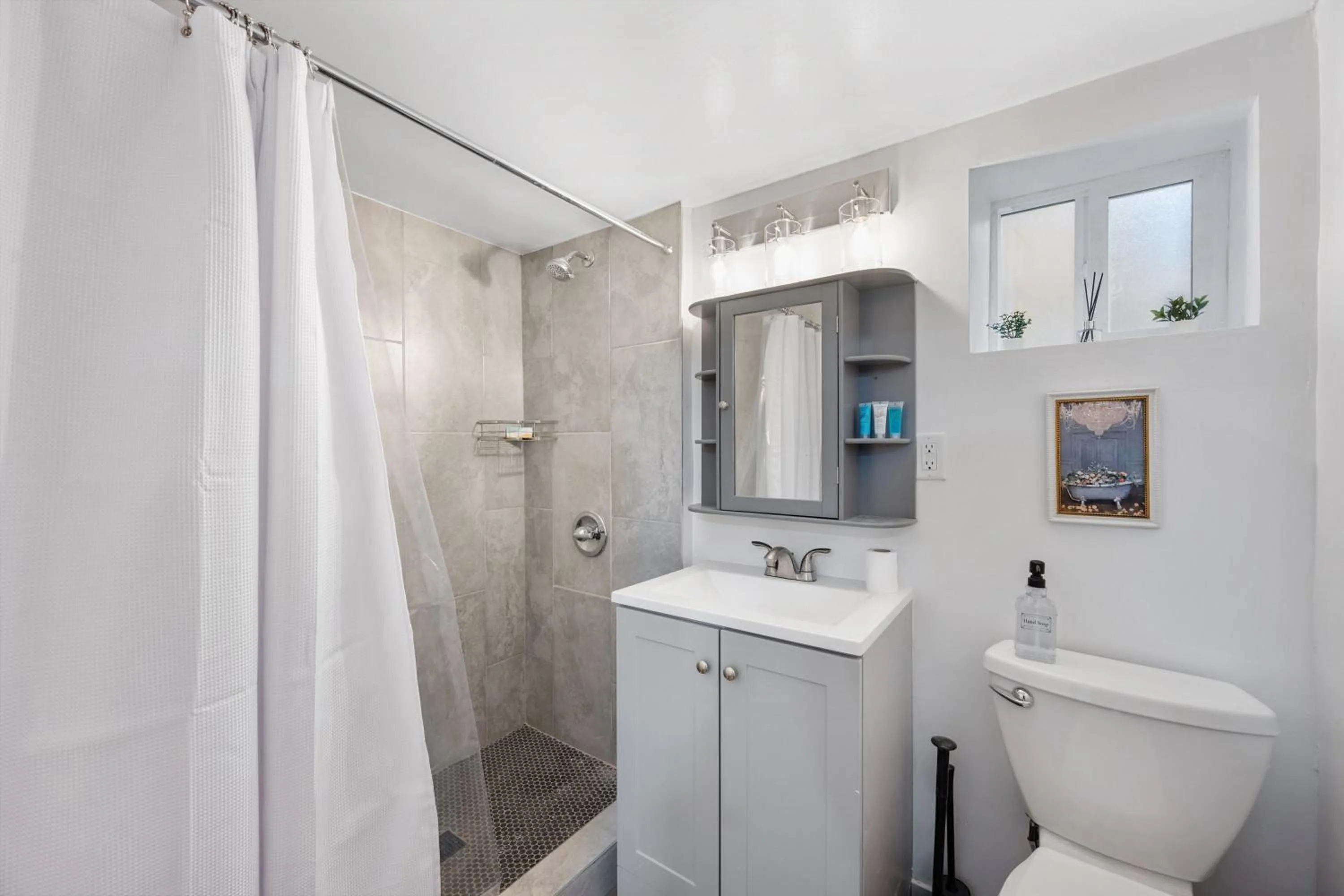 Toilet in Beautiful Work Stay Retreat in Pueblo Near Downtown