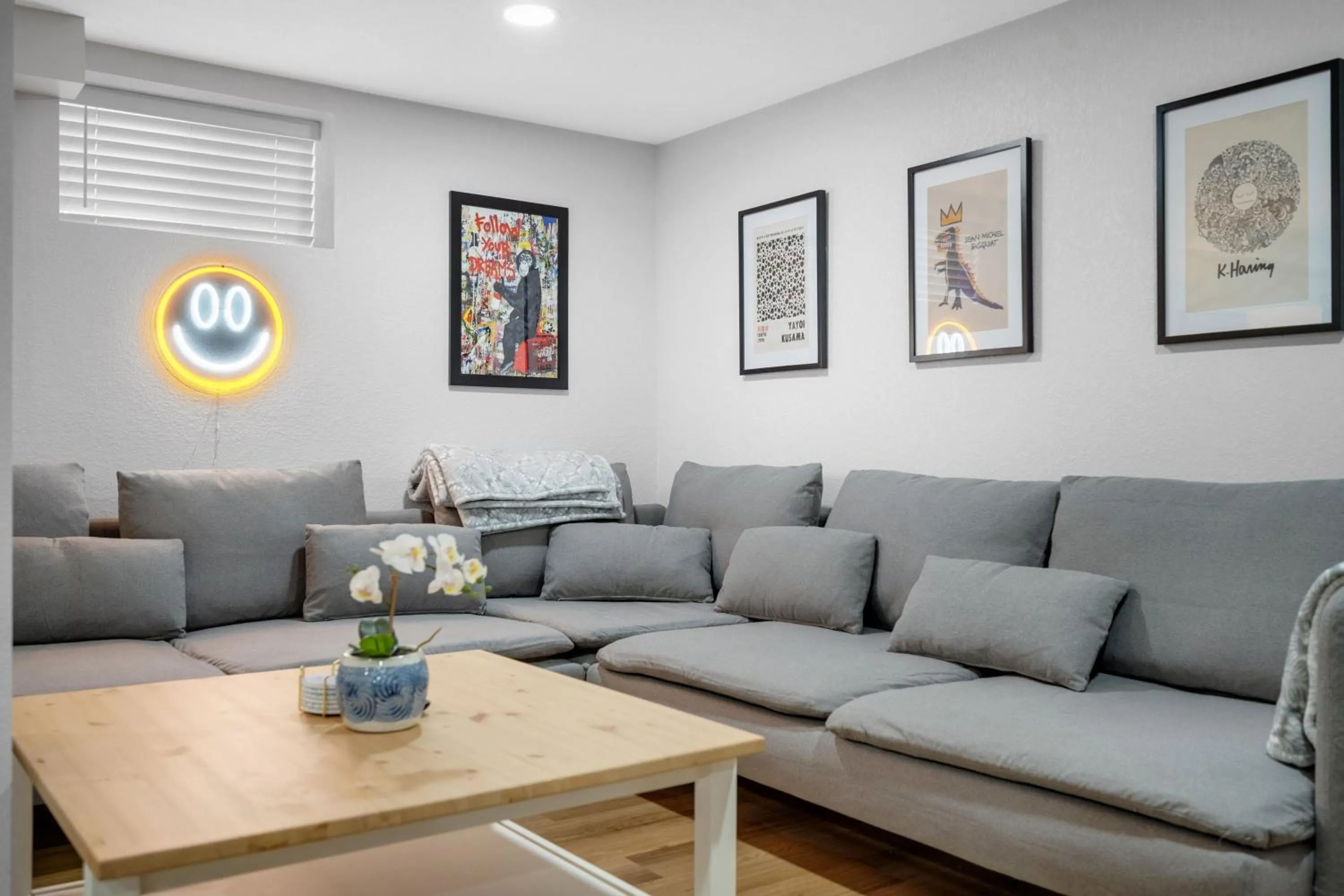 Living room in Beautiful Work Stay Retreat in Pueblo Near Downtown