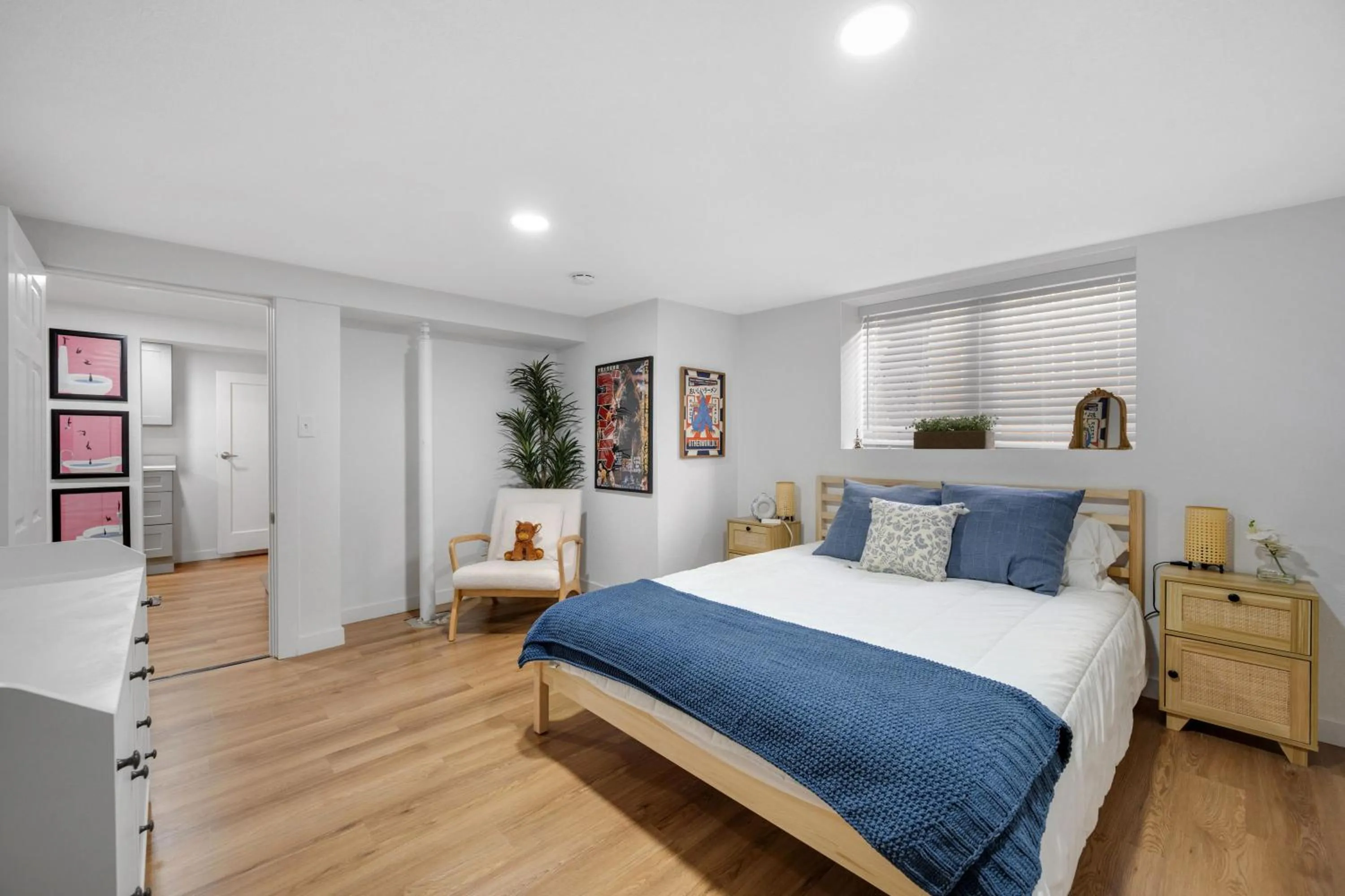Bed in Beautiful Work Stay Retreat in Pueblo Near Downtown