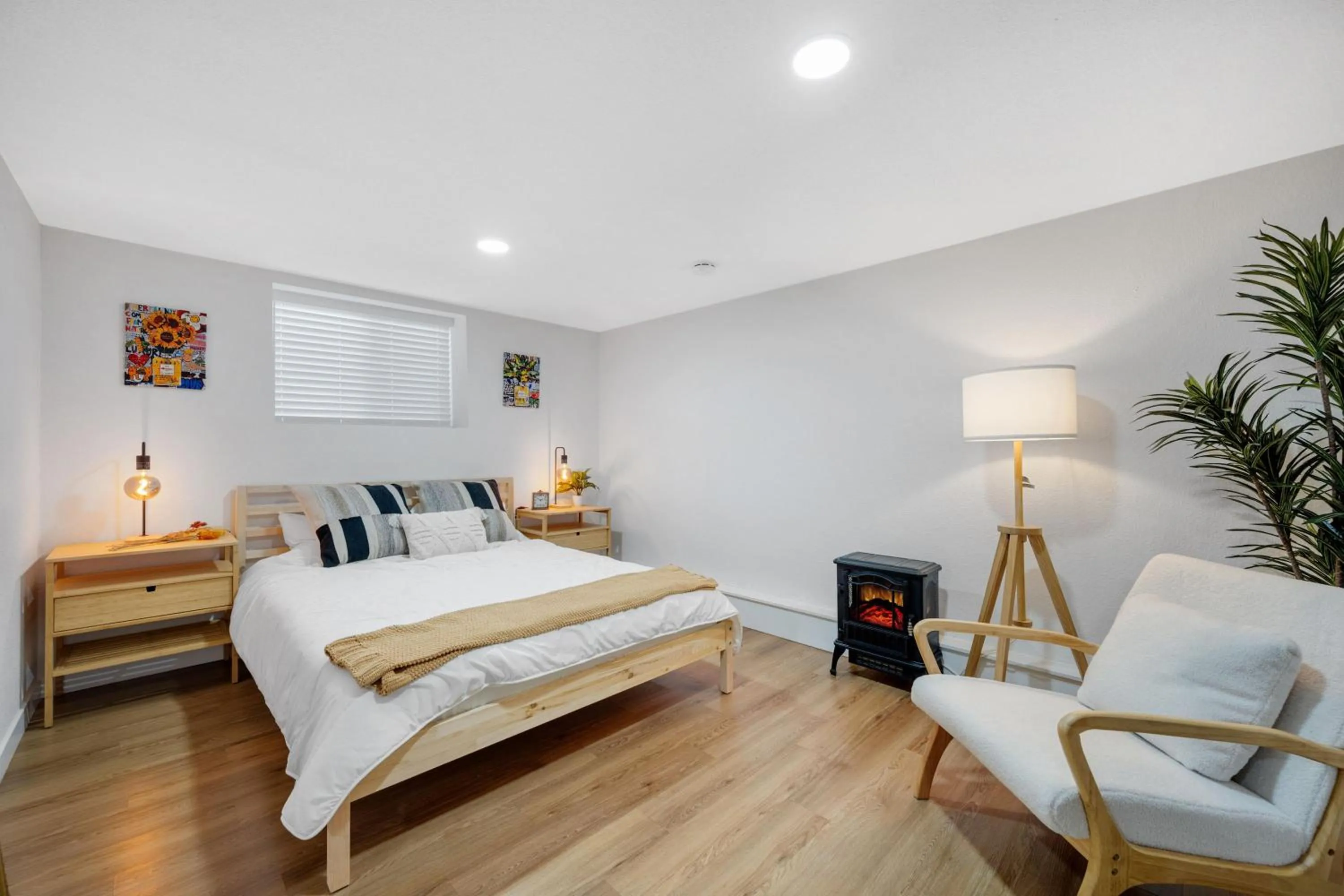 Bed in Beautiful Work Stay Retreat in Pueblo Near Downtown