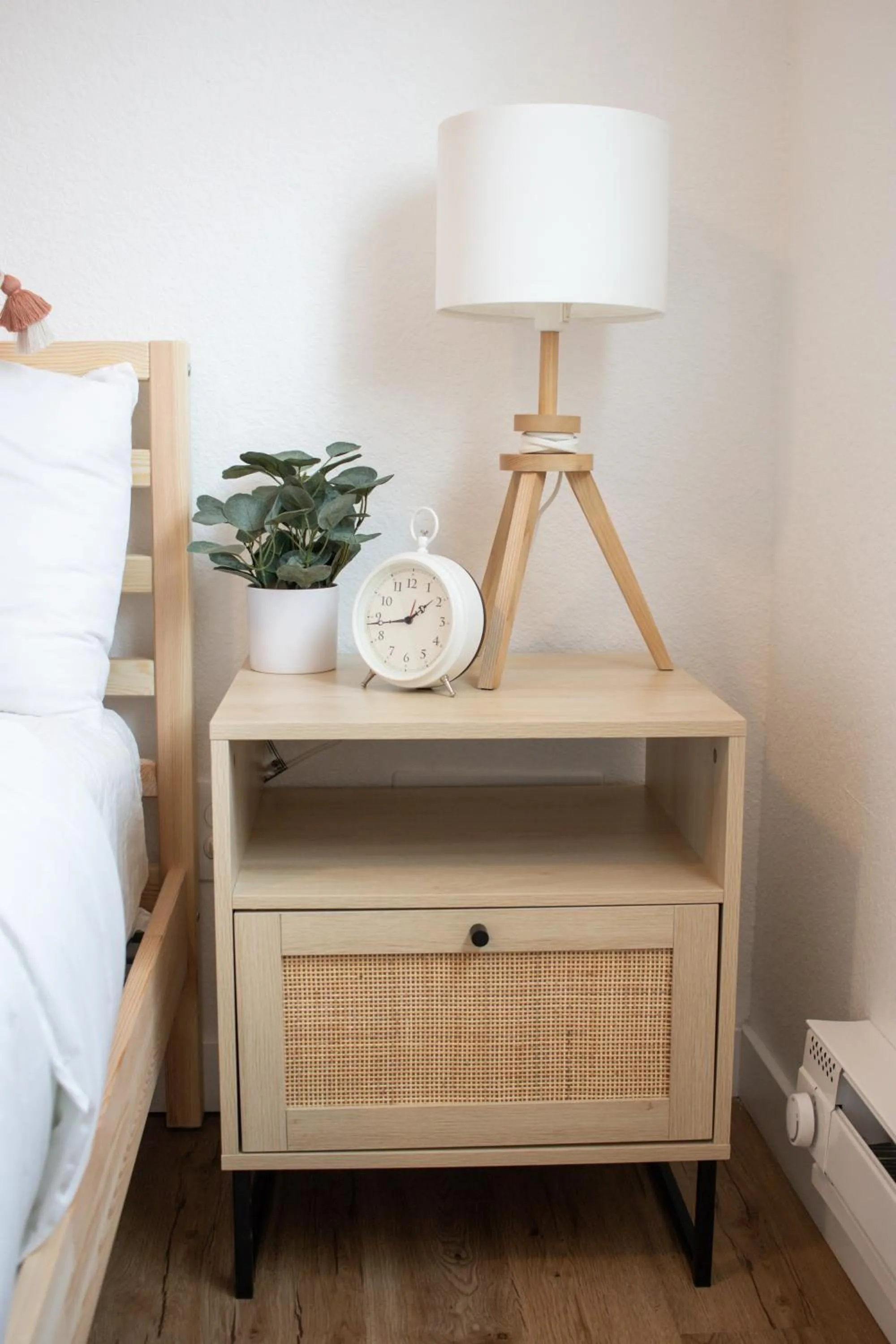 Bedroom, Bed in Beautiful Work Stay Retreat in Pueblo Near Downtown