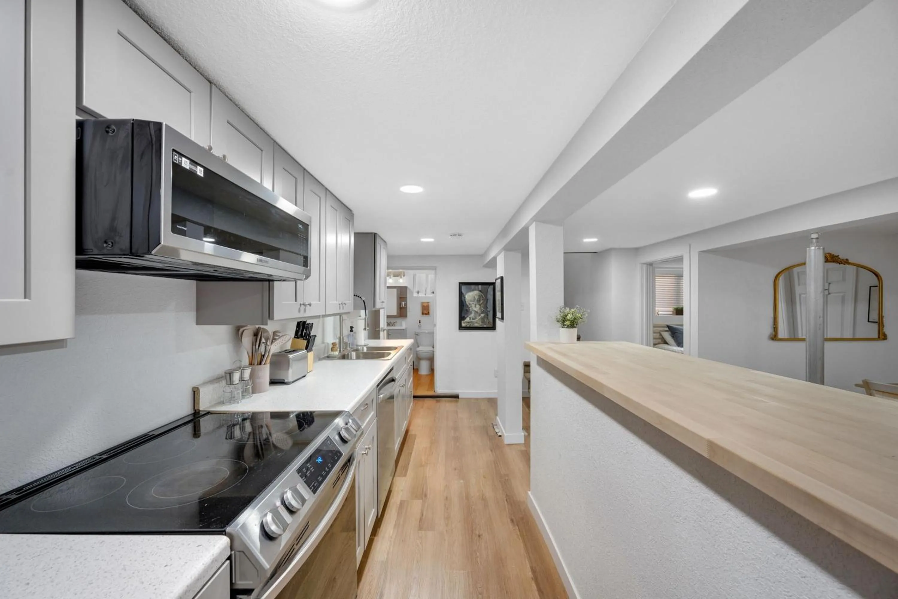 Kitchen or kitchenette in Beautiful Work Stay Retreat in Pueblo Near Downtown