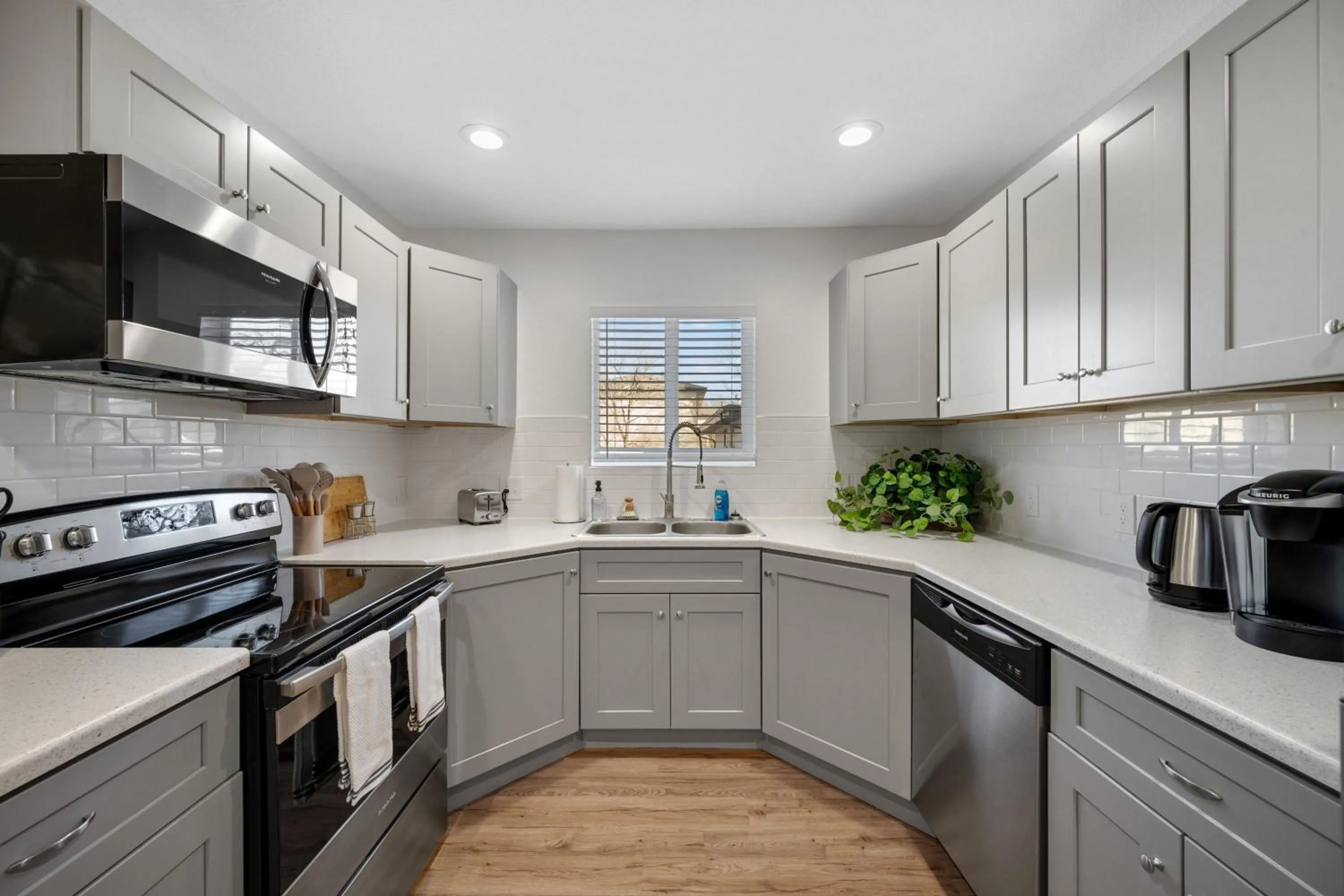 Coffee/tea facilities in Beautiful Work Stay Retreat in Pueblo Near Downtown