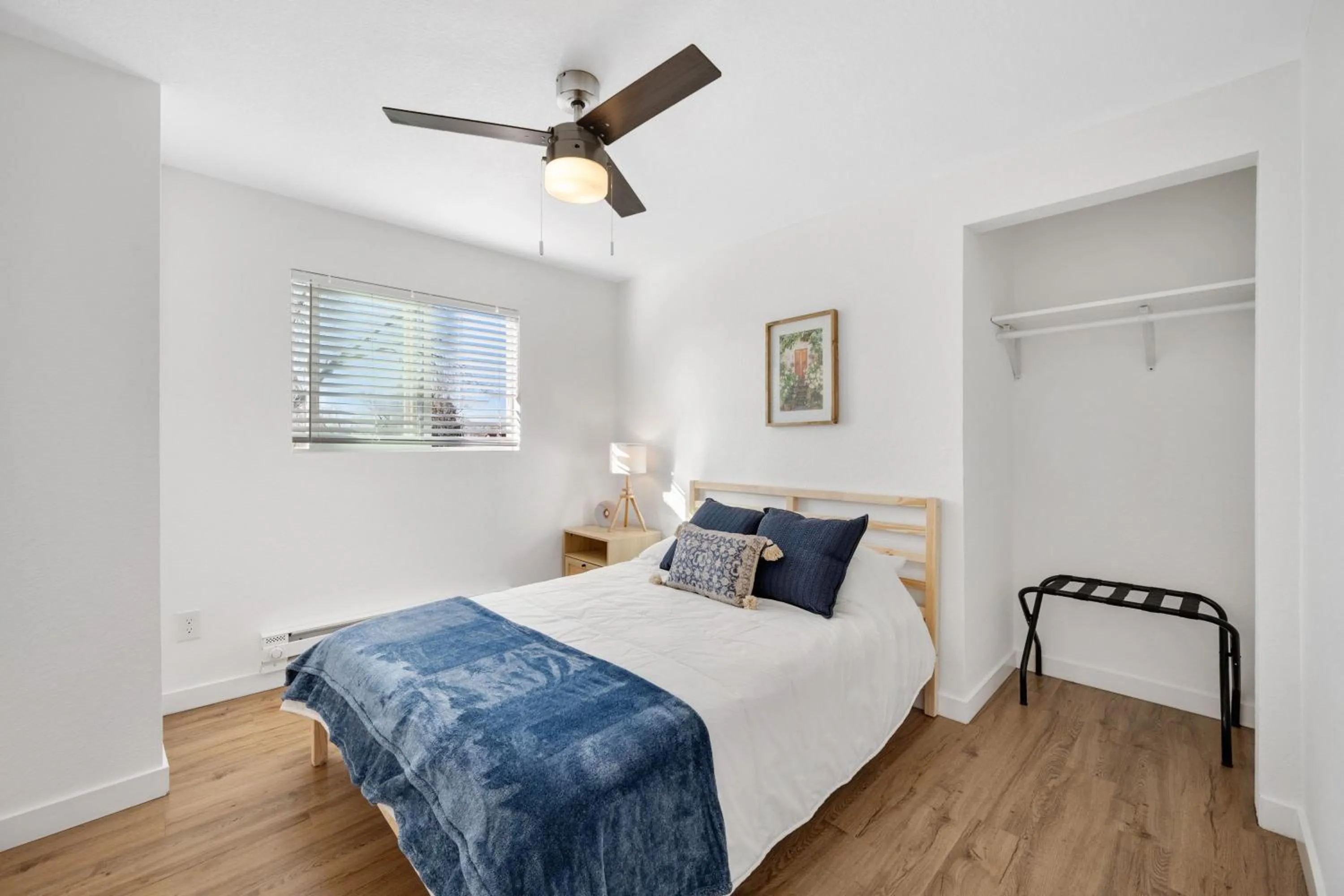 Bed in Beautiful Work Stay Retreat in Pueblo Near Downtown