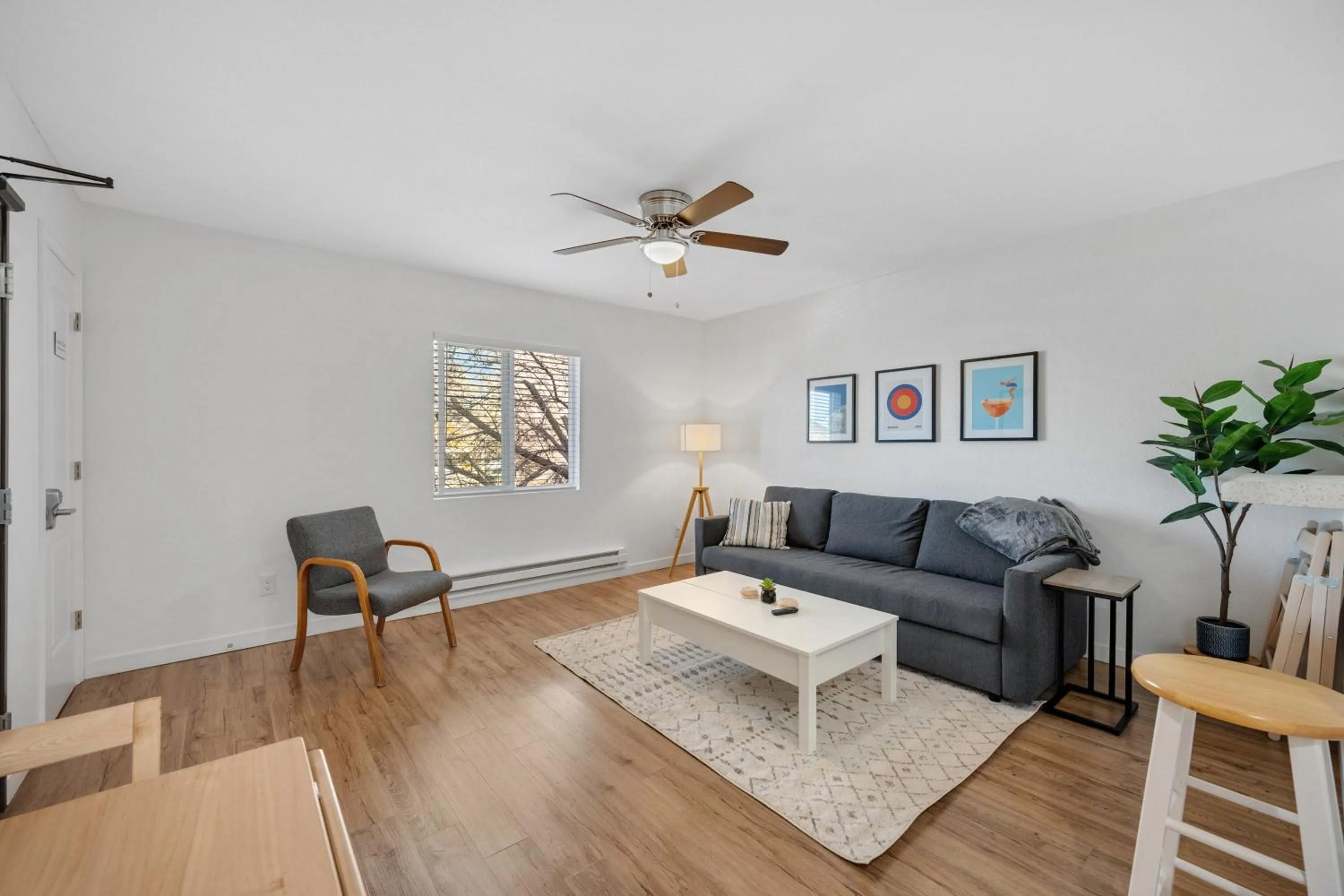 Living room in Beautiful Work Stay Retreat in Pueblo Near Downtown
