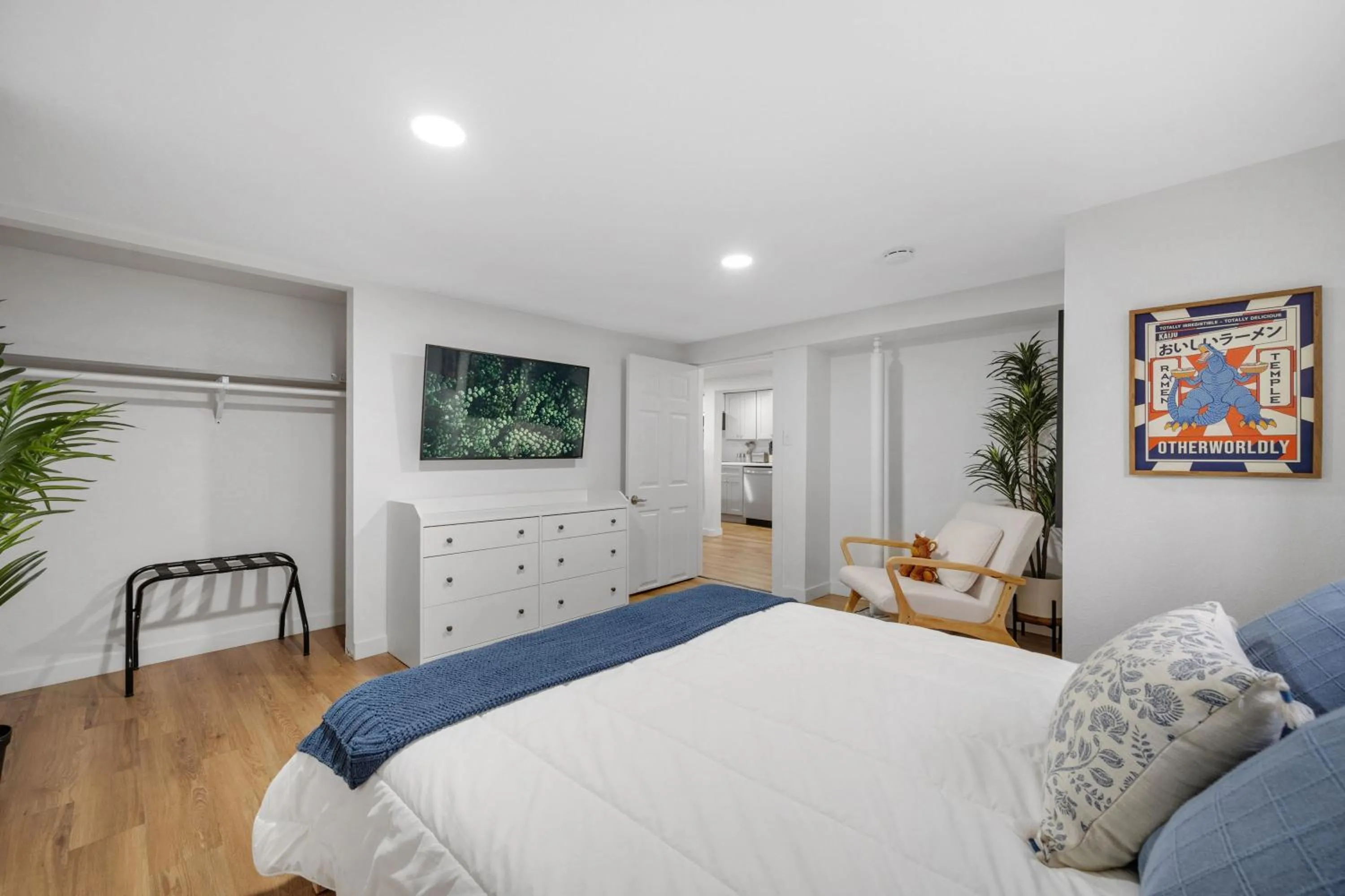Bed in Beautiful Work Stay Retreat in Pueblo Near Downtown
