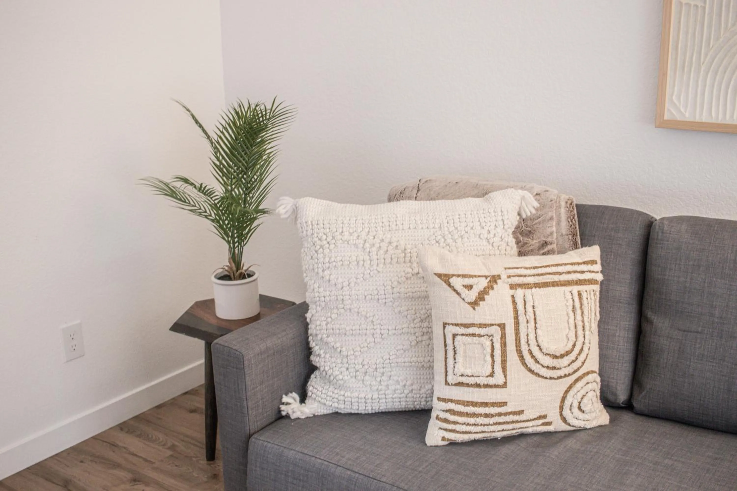 Living room in Beautiful Work Stay Retreat in Pueblo Near Downtown