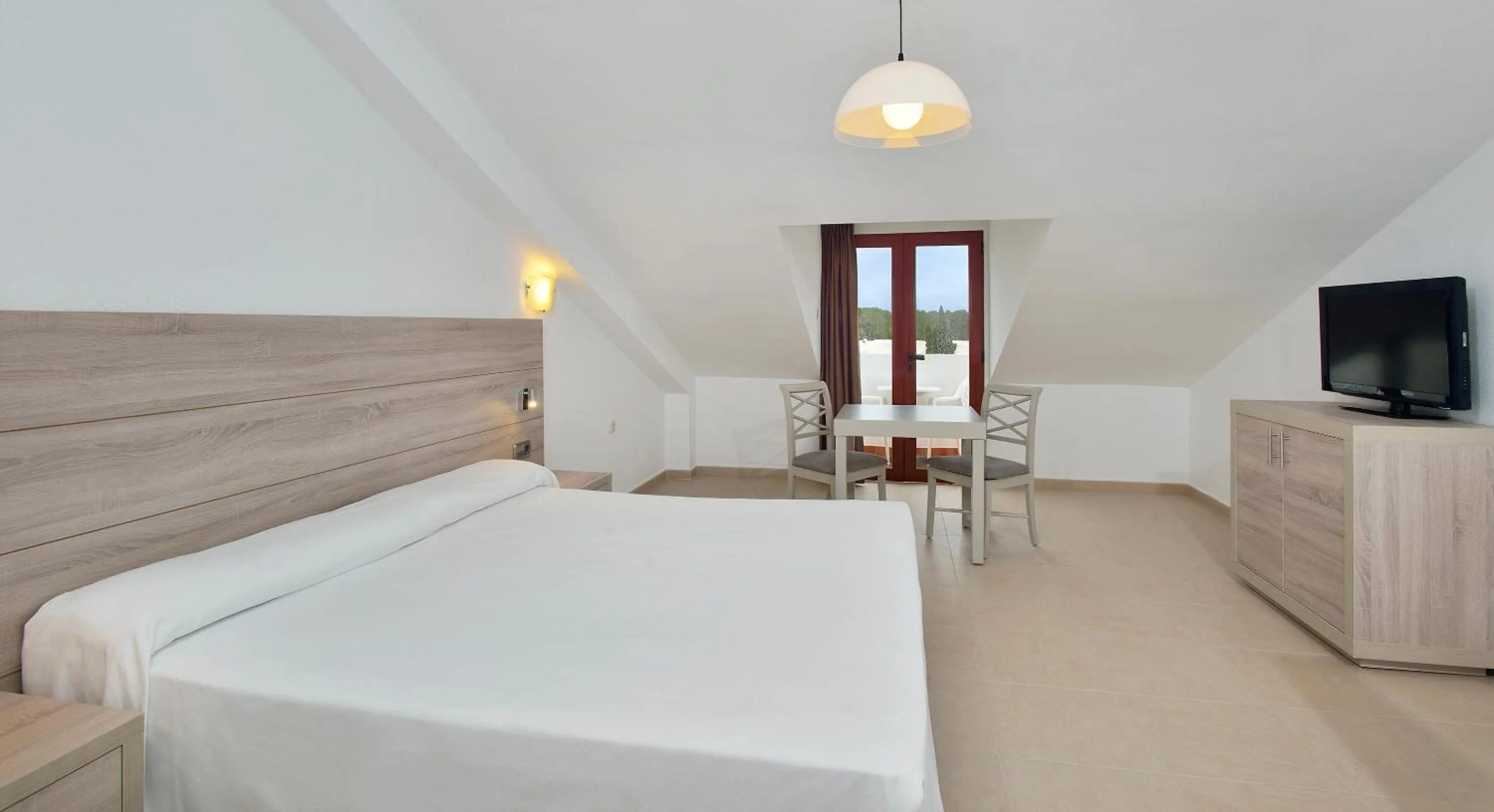 Property building, Bed in Sol Cala d´Or Apartamentos