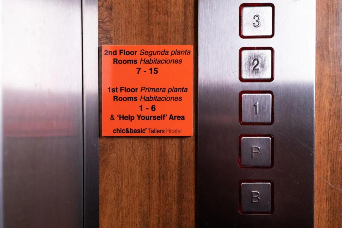 elevator in Chic & Basic Tallers Hostal