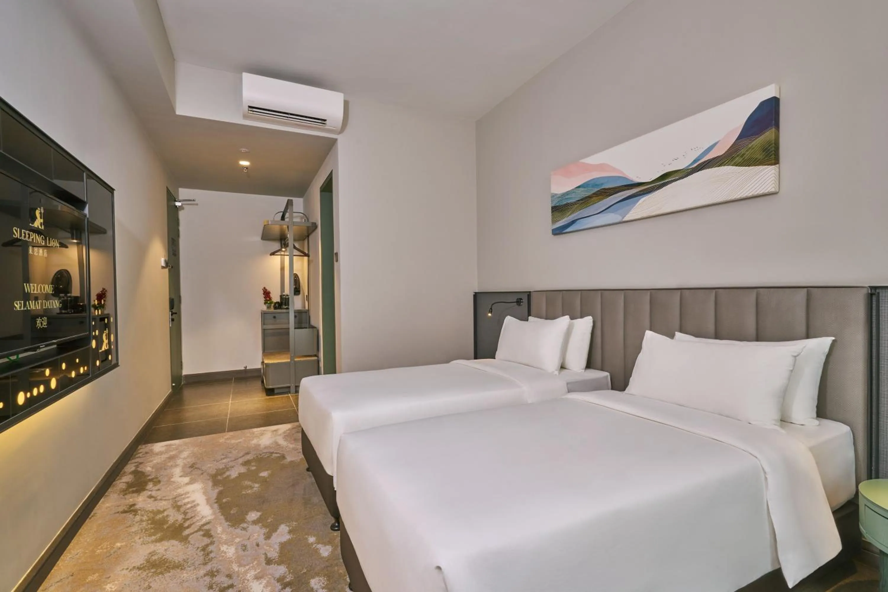 Bedroom, Bed in Sleeping Lion Suites