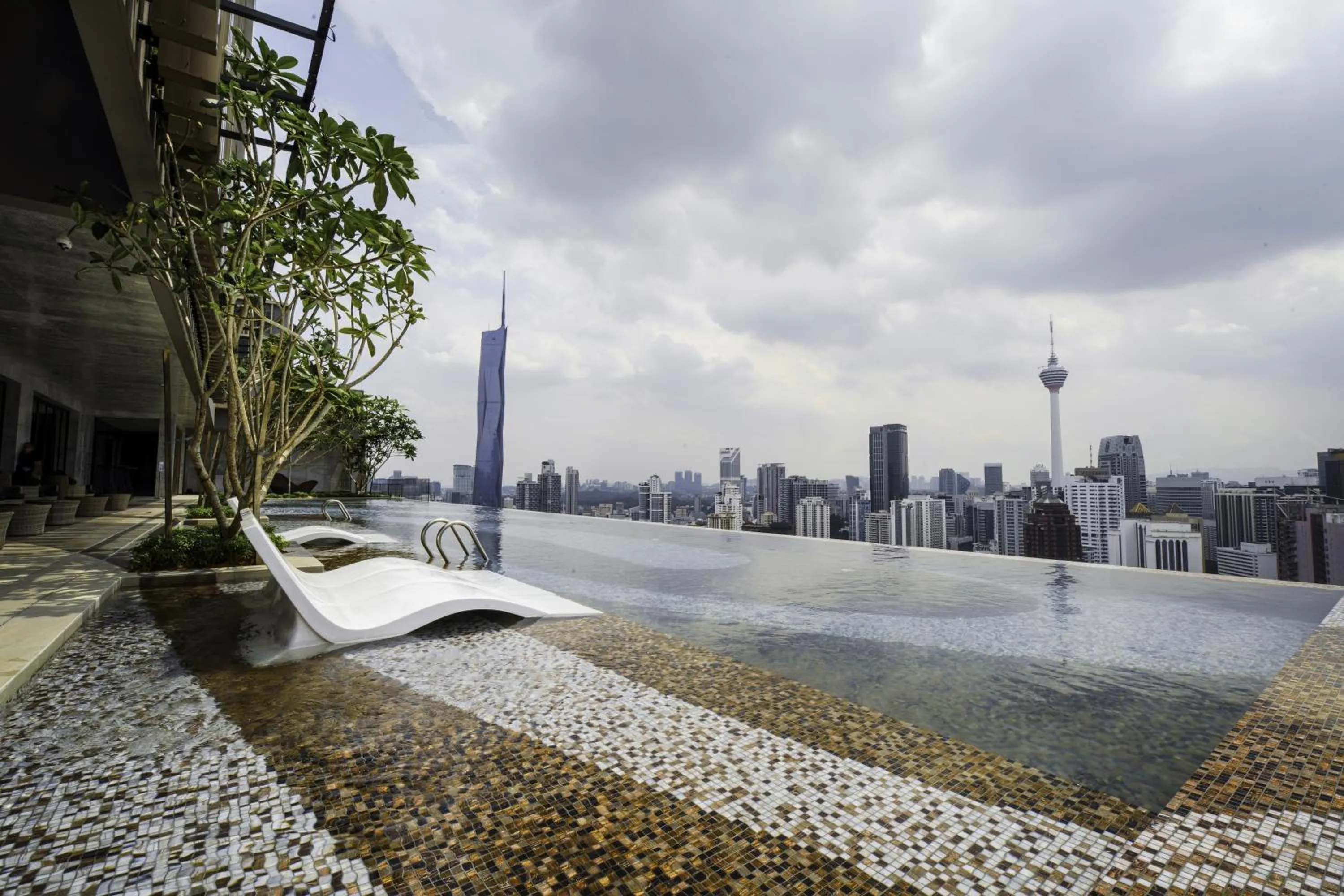 Day in Sleeping Lion Suites