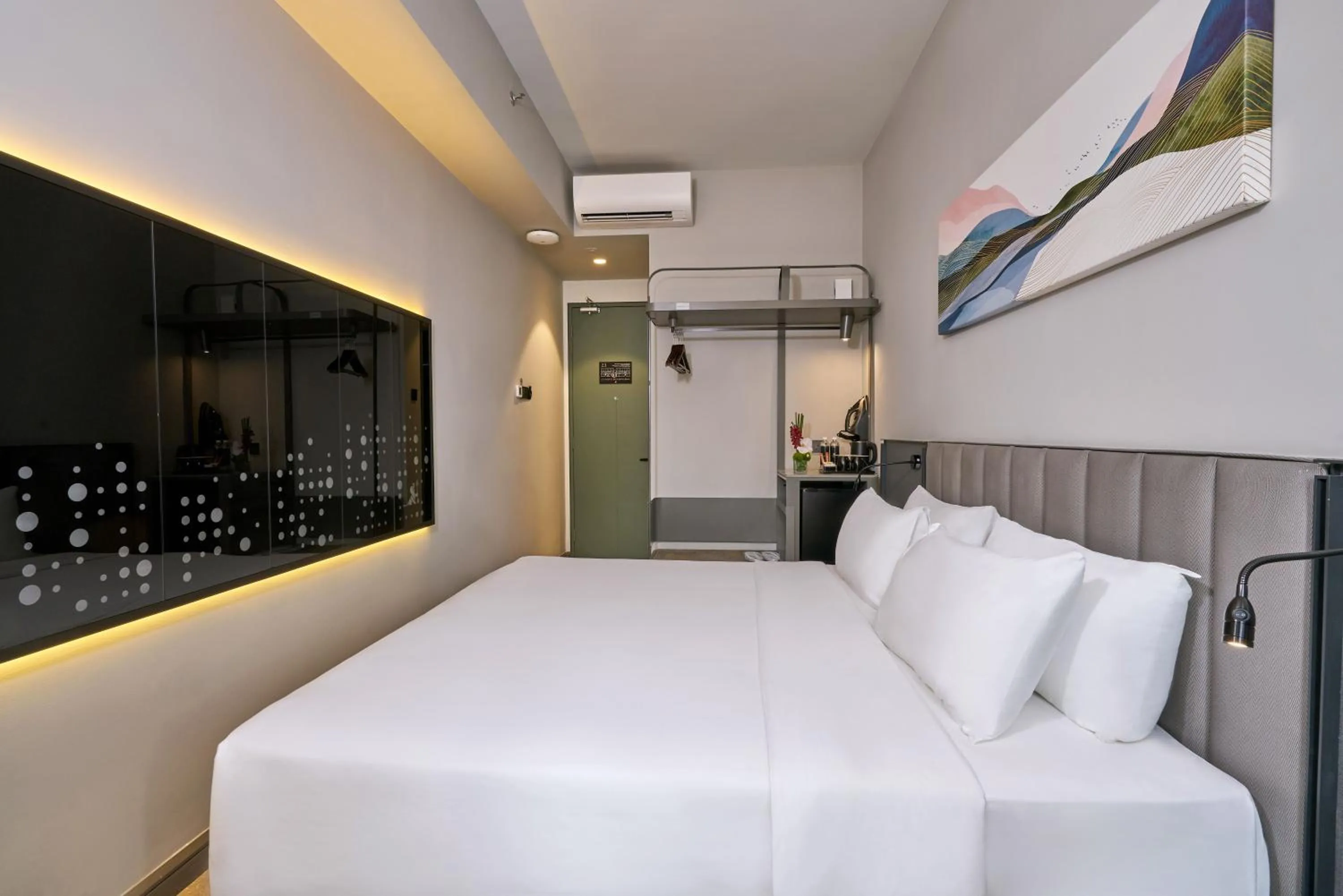 Bedroom, Bed in Sleeping Lion Suites