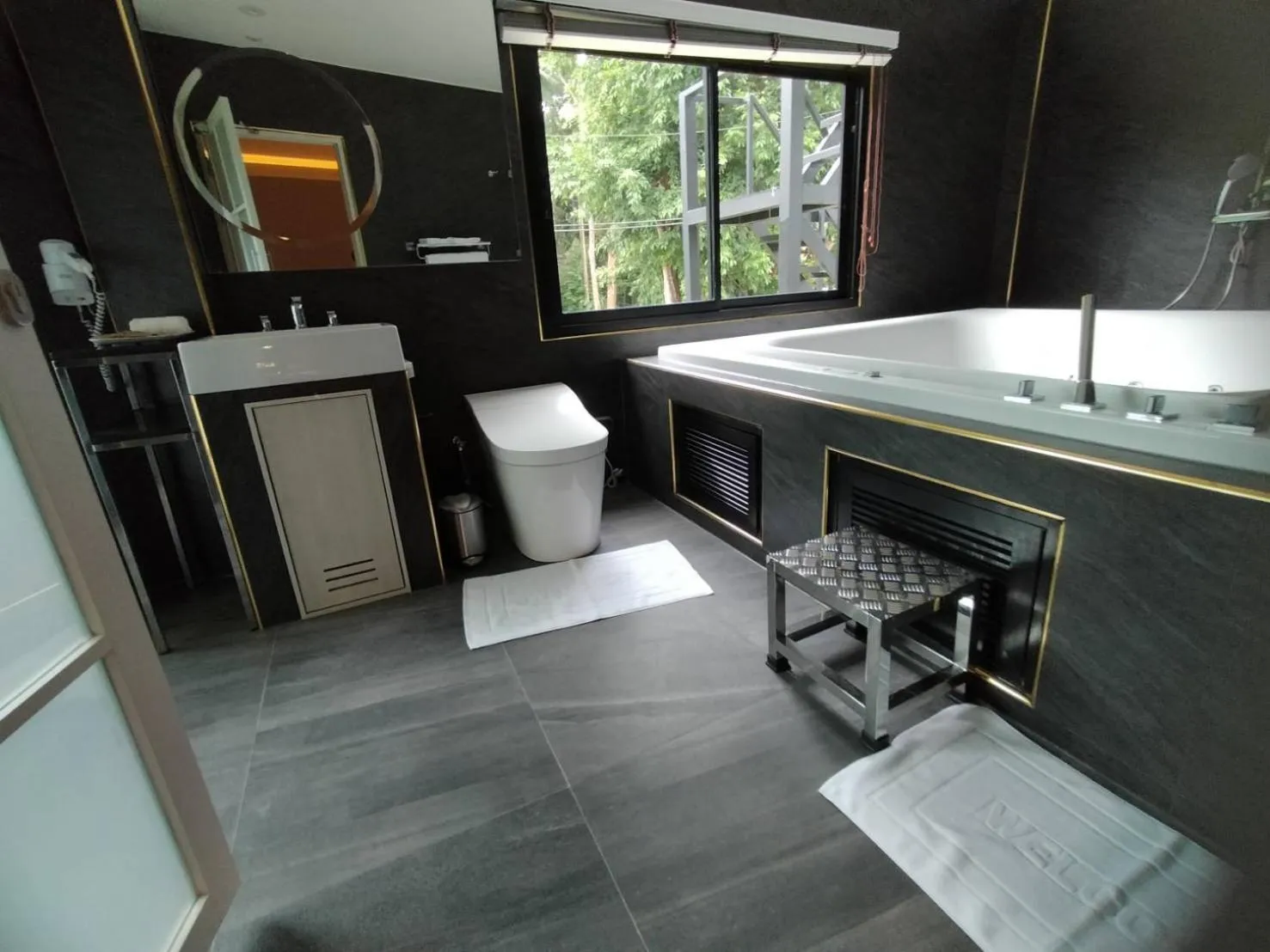 Hot Tub in Karnyapha Hotspring hotel