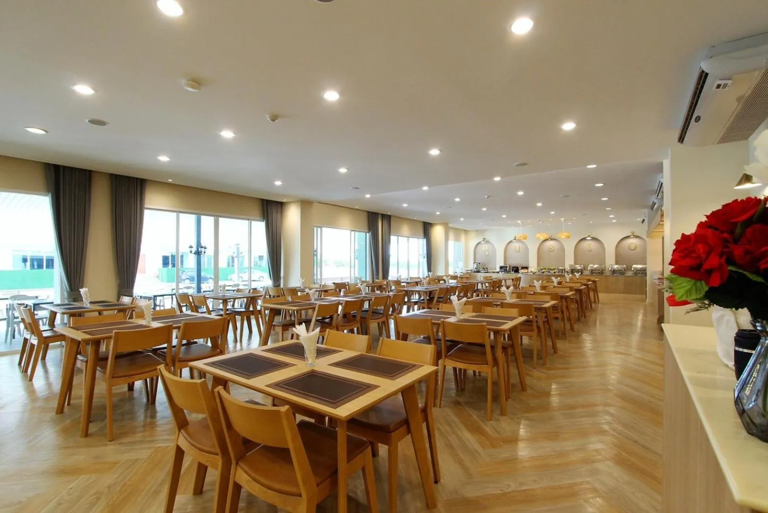 Restaurant/places to eat in The Leisure Hotel