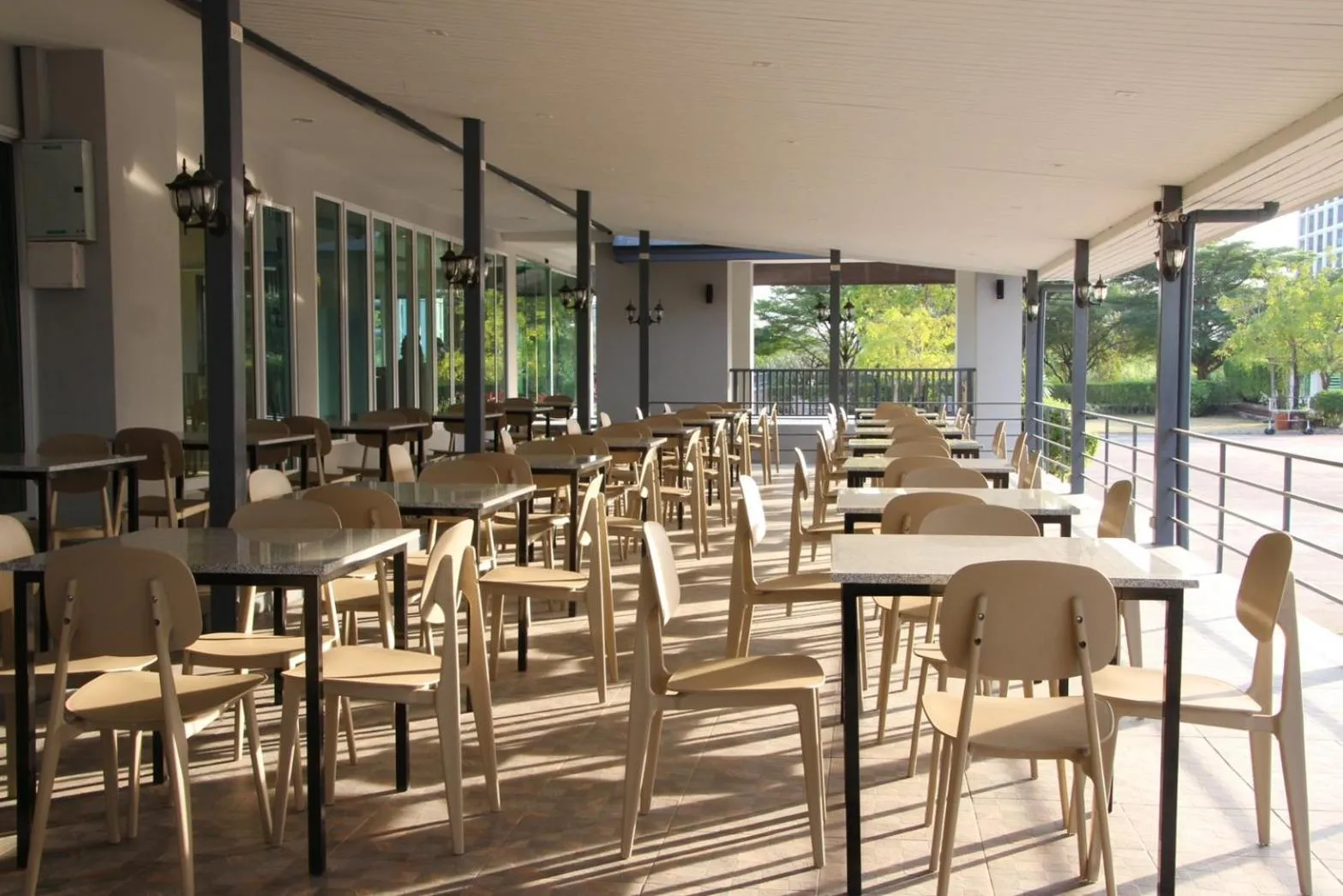 Restaurant/places to eat in The Leisure Hotel