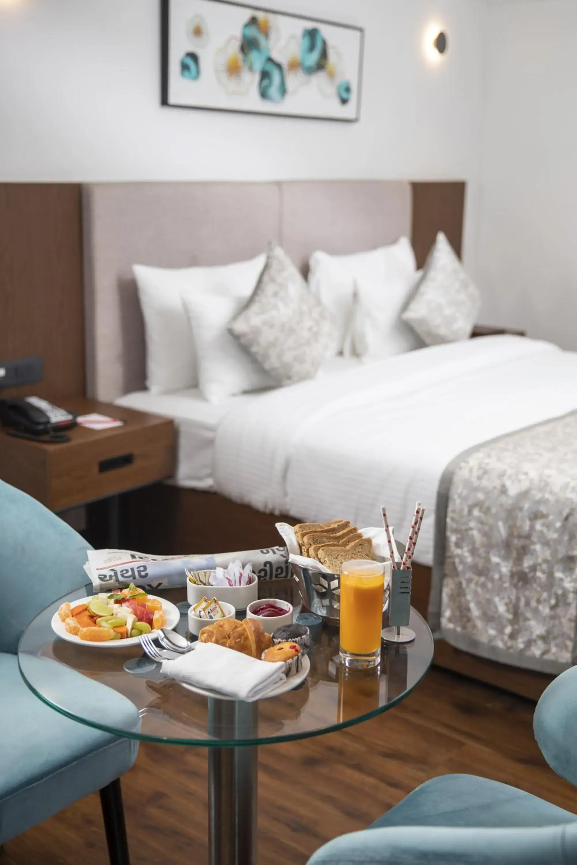 Deluxe Double Room (15% off on 2-way Airport Transfer, F&B Services, Laundry) - single occupancy in Ramee International Surat Deluxe Double Room (15% off on 2-way Airport Transfer, F&B Services, Laundry) - single occupancy in Ramee International Surat
