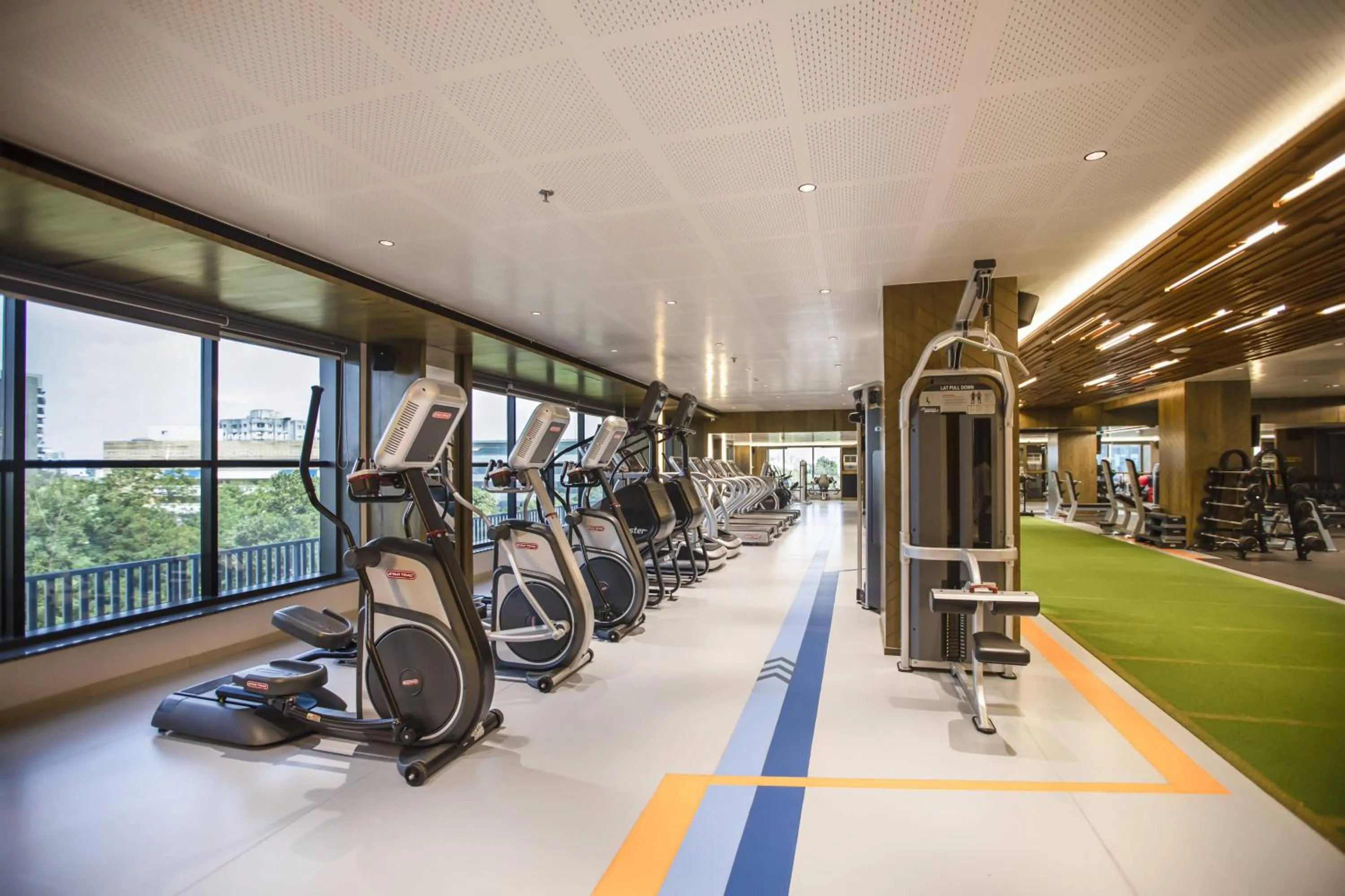 Fitness centre/facilities in Ramee International Surat