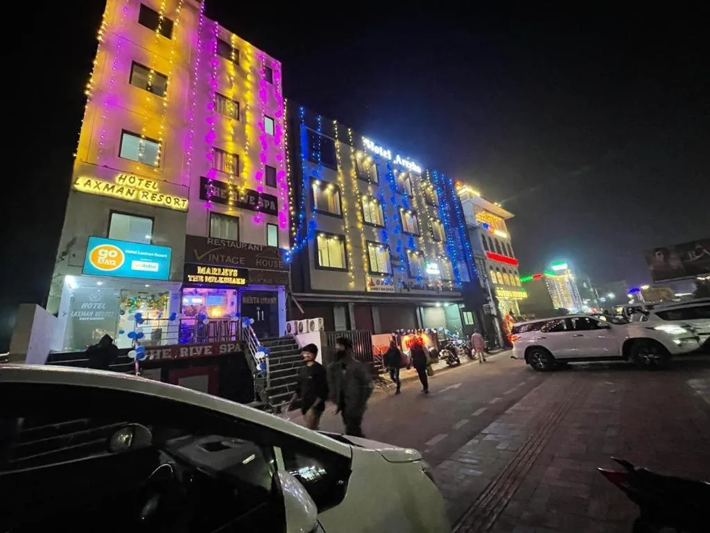 Night in Hotel Areeba by The Golden Taj Group & Hotels