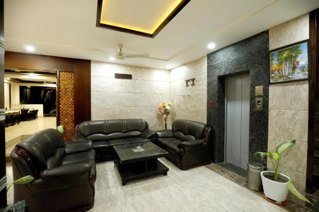 Restaurant/places to eat in Hotel Areeba by The Golden Taj Group & Hotels