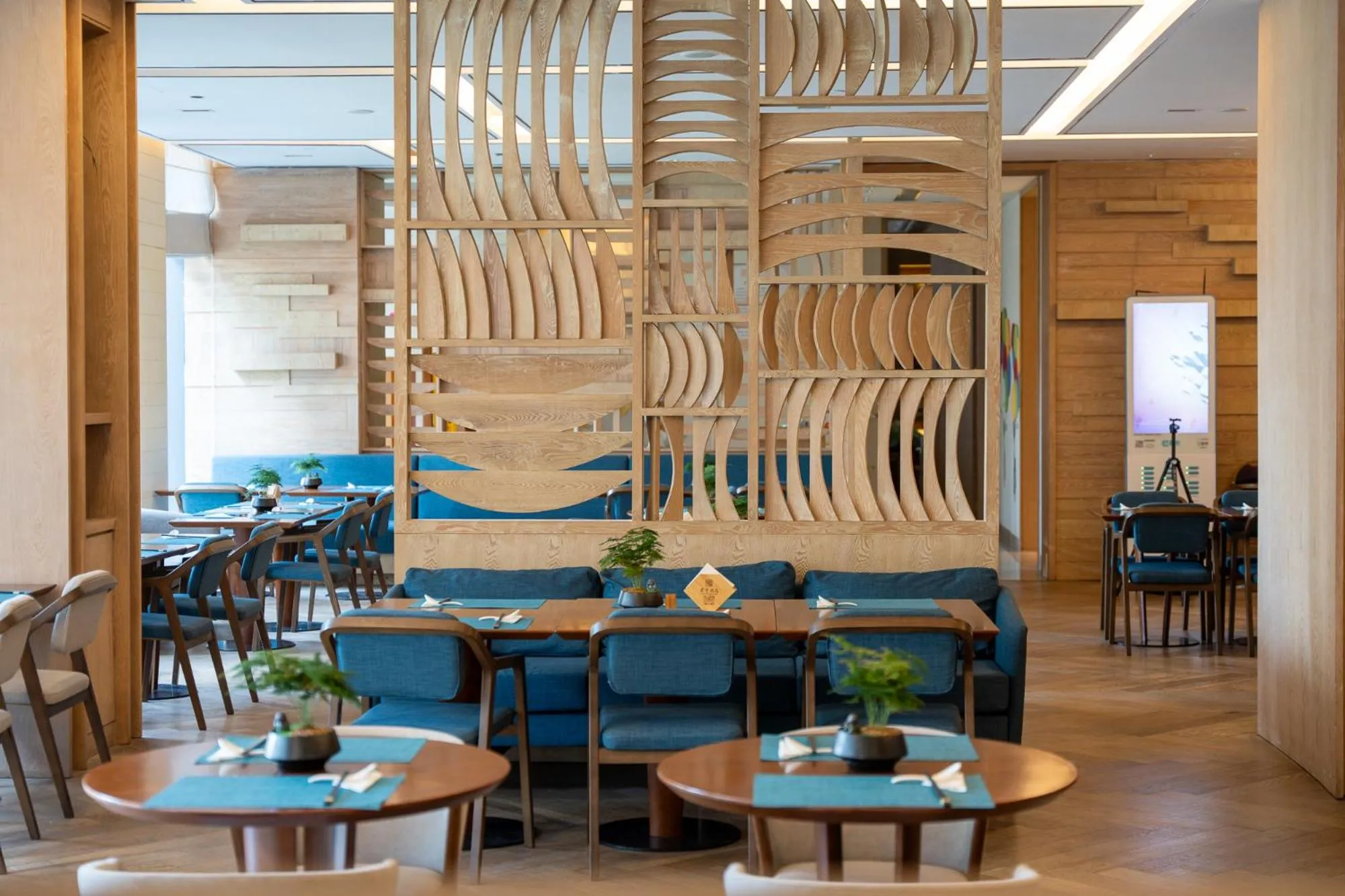 Restaurant/places to eat in SSAW Boutique Hotel Hangzhou Qianjiang New City