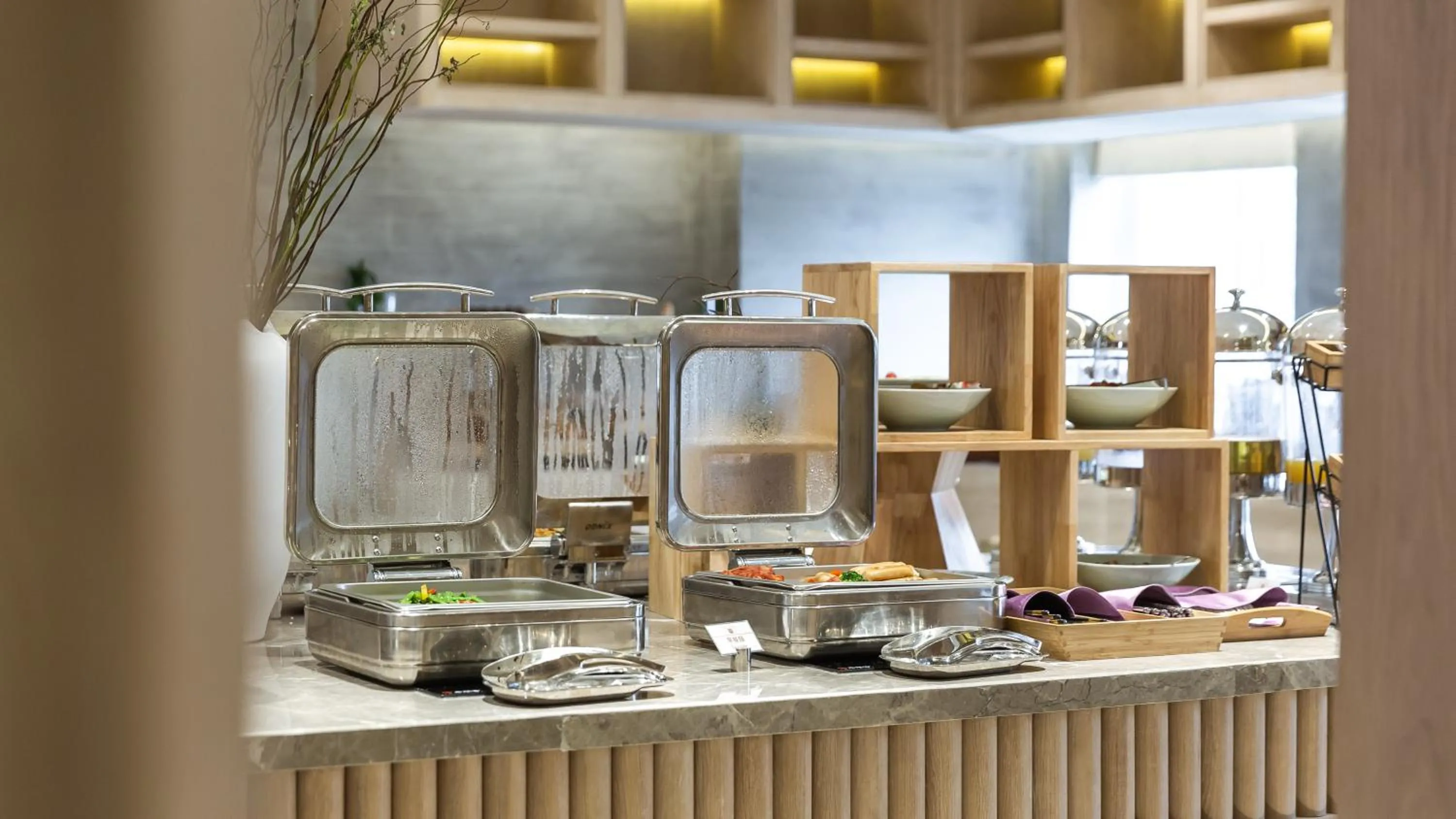 Restaurant/places to eat in SSAW Boutique Hotel Hangzhou Qianjiang New City
