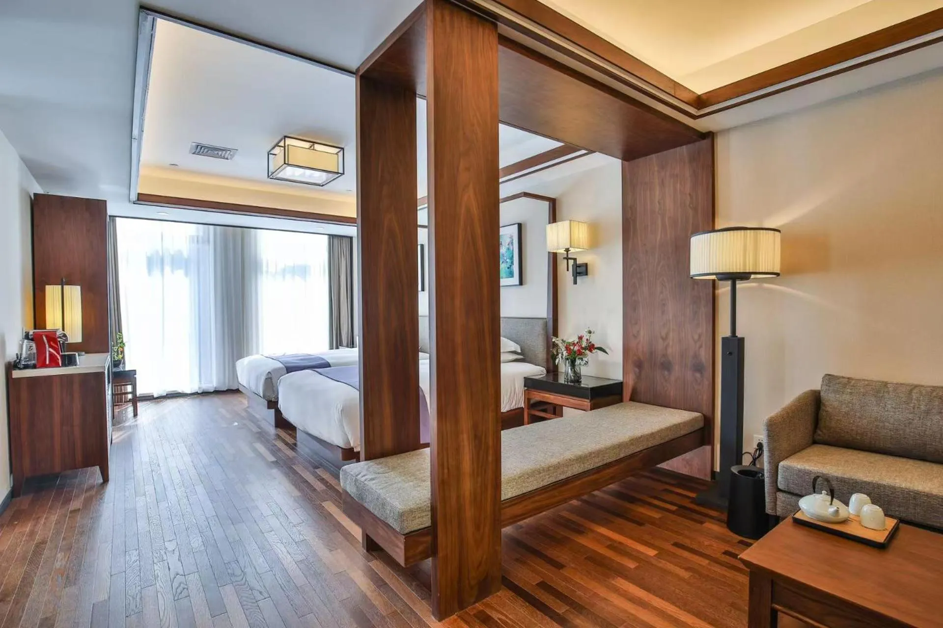 Photo of the whole room, Bed in SSAW Boutique Hotel Hangzhou Qianjiang New City