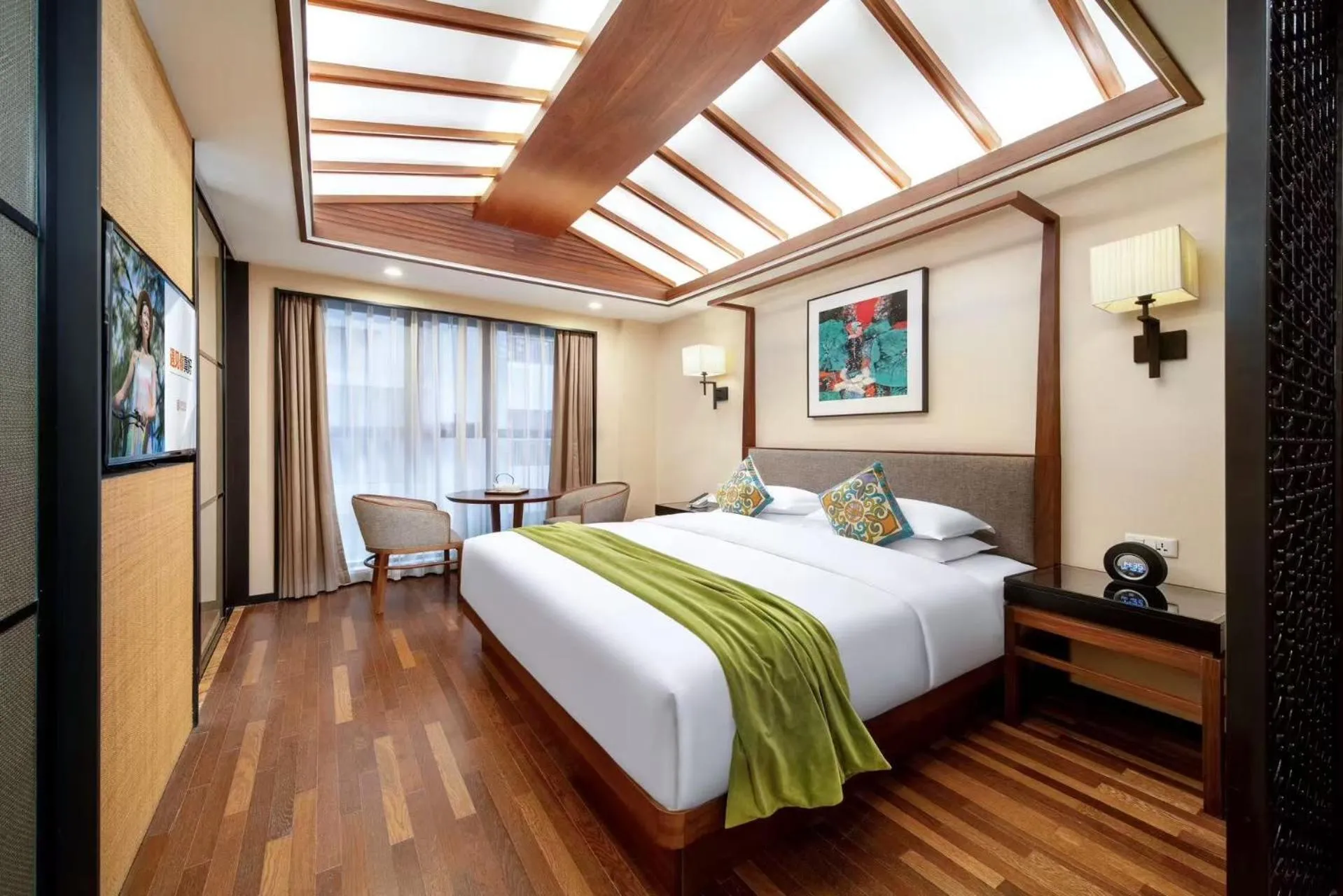 Photo of the whole room, Bed in SSAW Boutique Hotel Hangzhou Qianjiang New City