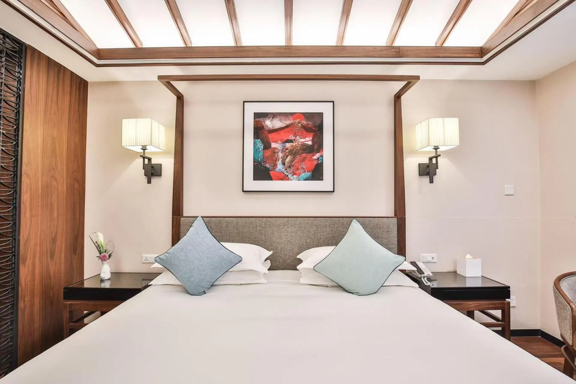 Photo of the whole room, Bed in SSAW Boutique Hotel Hangzhou Qianjiang New City