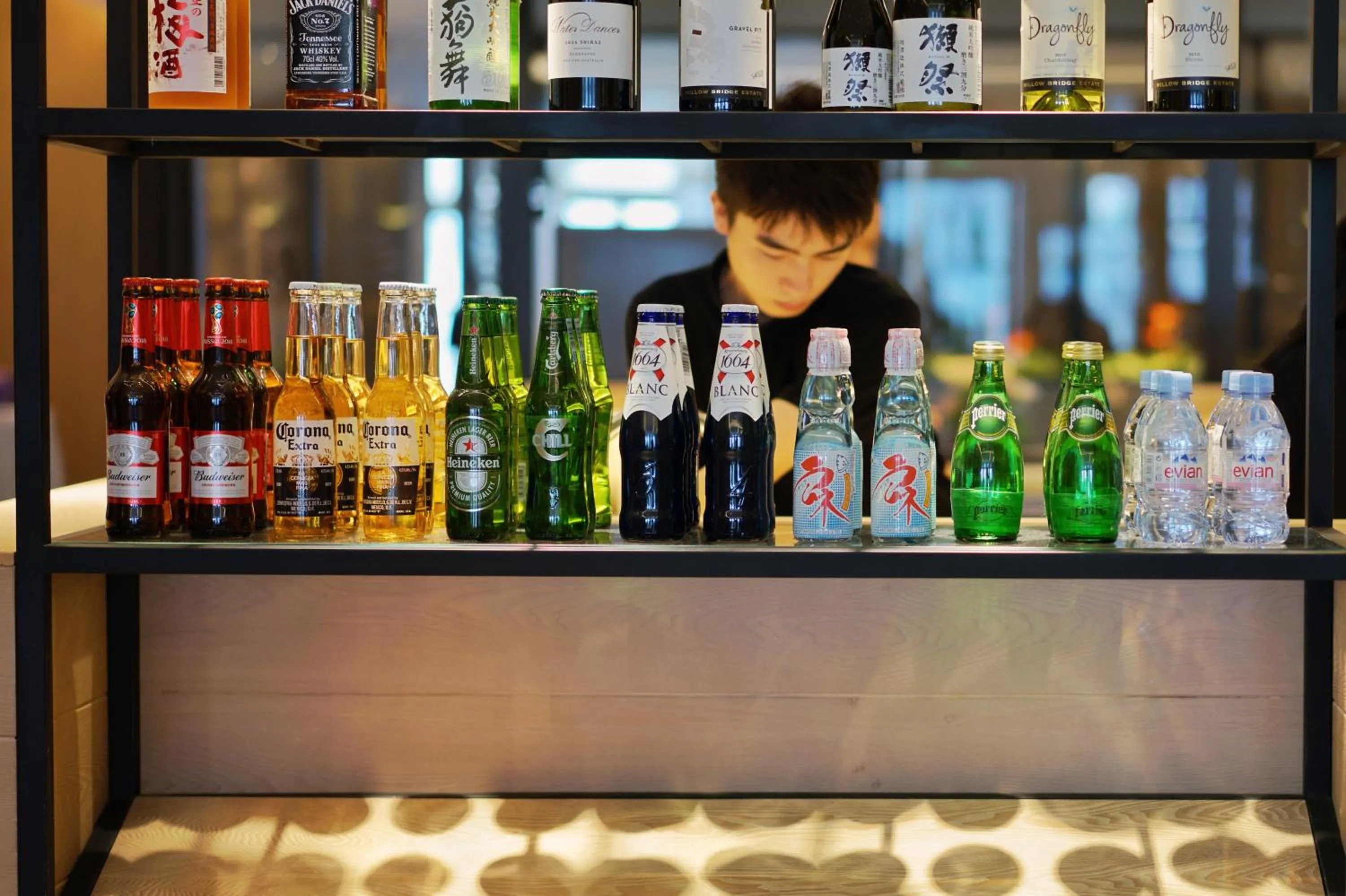 Lounge or bar in SSAW Boutique Hotel Hangzhou Qianjiang New City