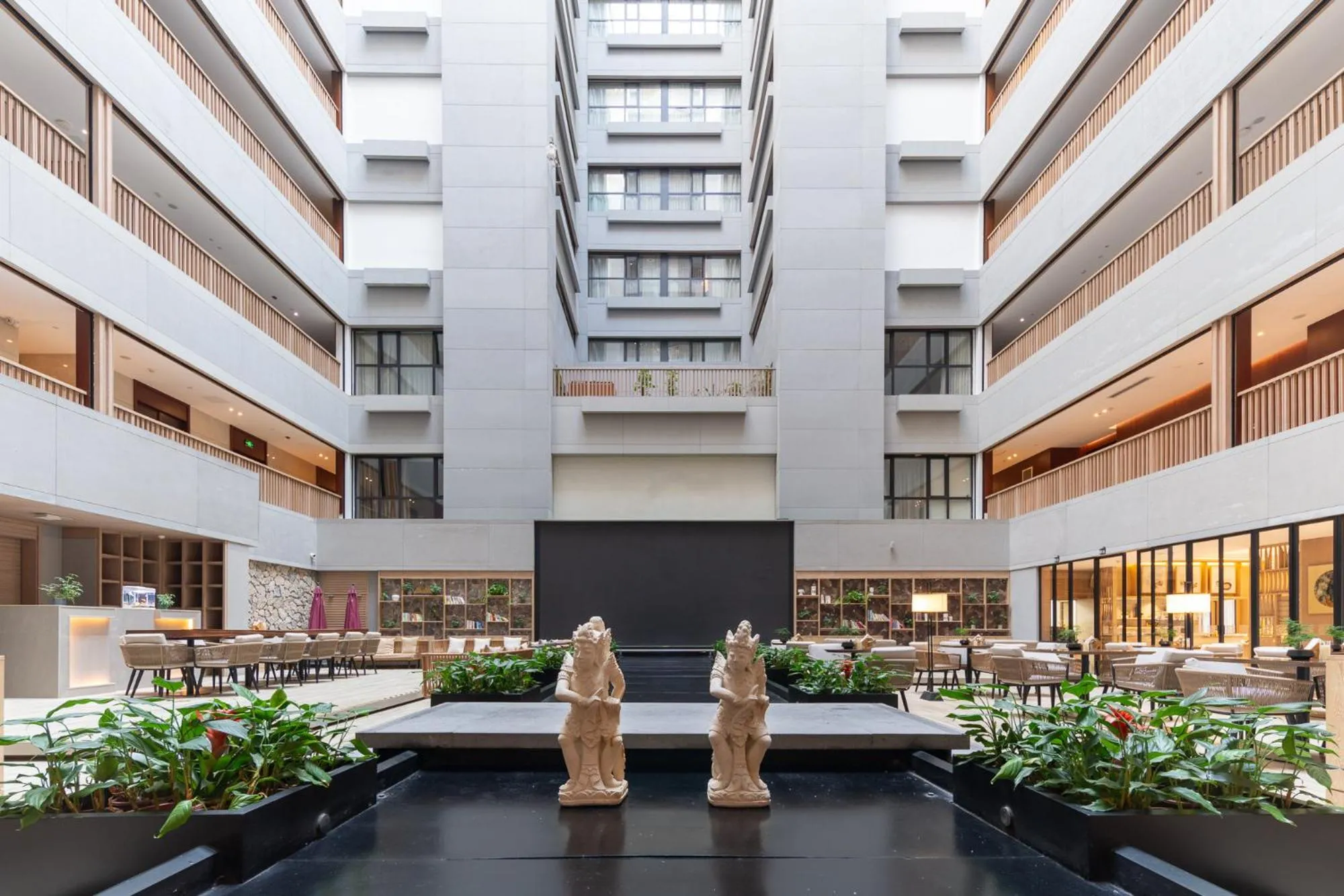 Restaurant/places to eat in SSAW Boutique Hotel Hangzhou Qianjiang New City