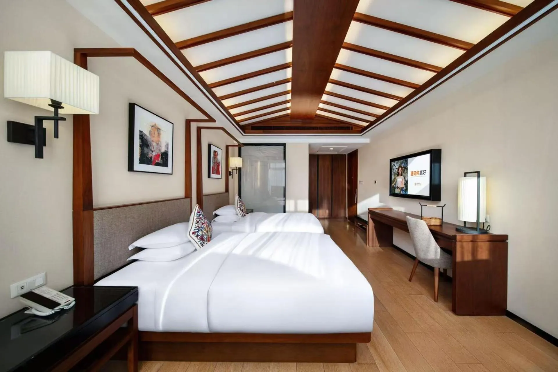 Photo of the whole room, Bed in SSAW Boutique Hotel Hangzhou Qianjiang New City