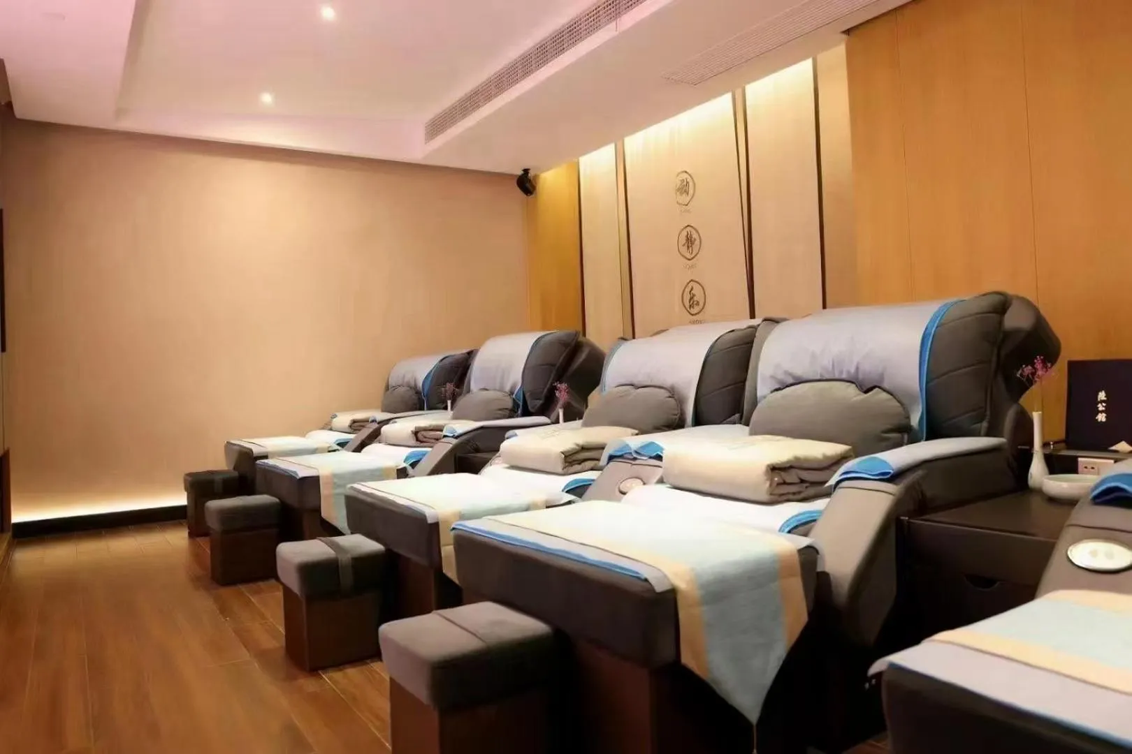 Spa and wellness centre/facilities in SSAW Boutique Hotel Hangzhou Qianjiang New City