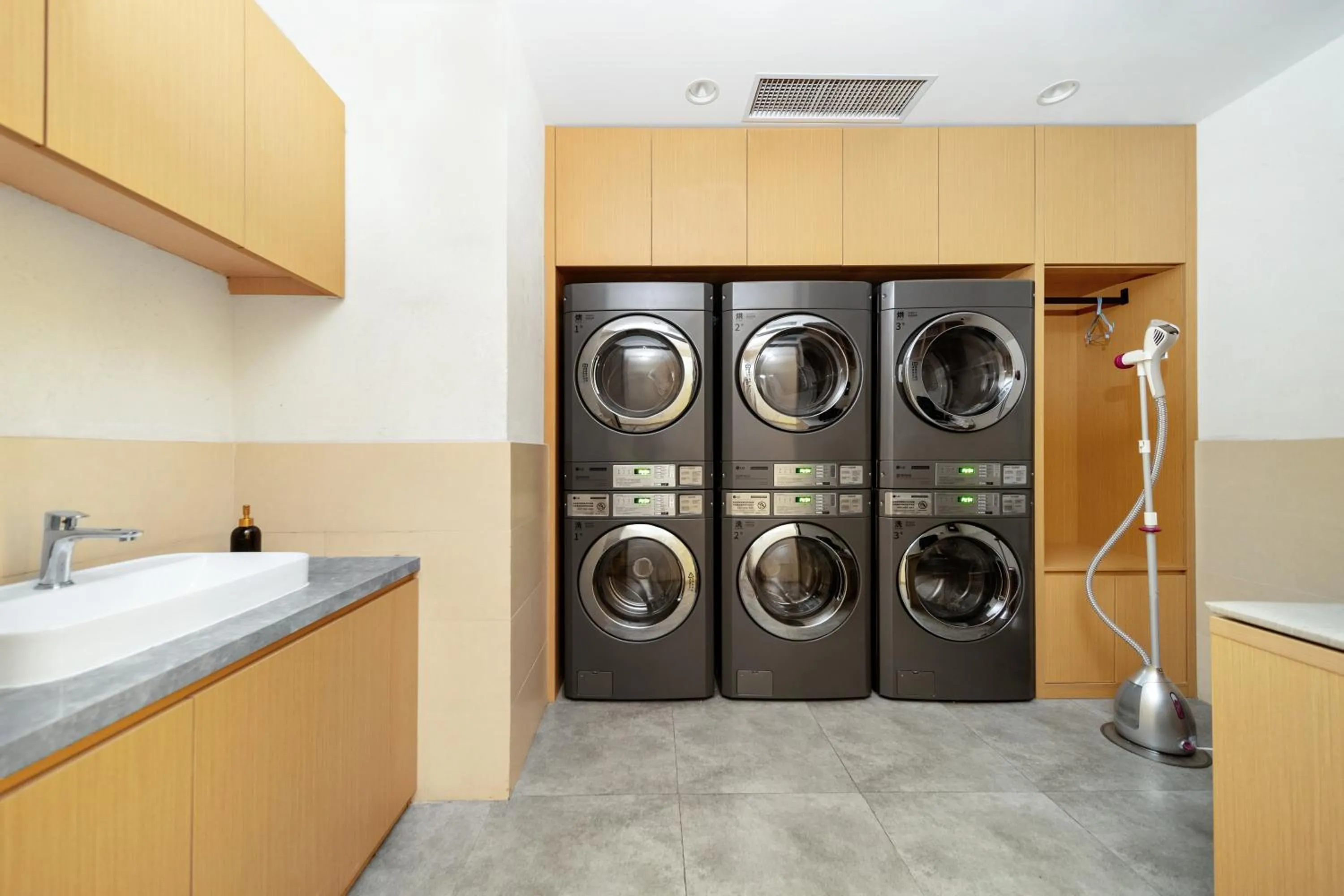 laundry in SSAW Boutique Hotel Hangzhou Qianjiang New City