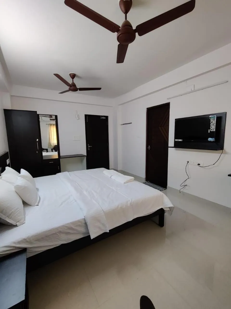 Photo of the whole room in Alohaa Homestel