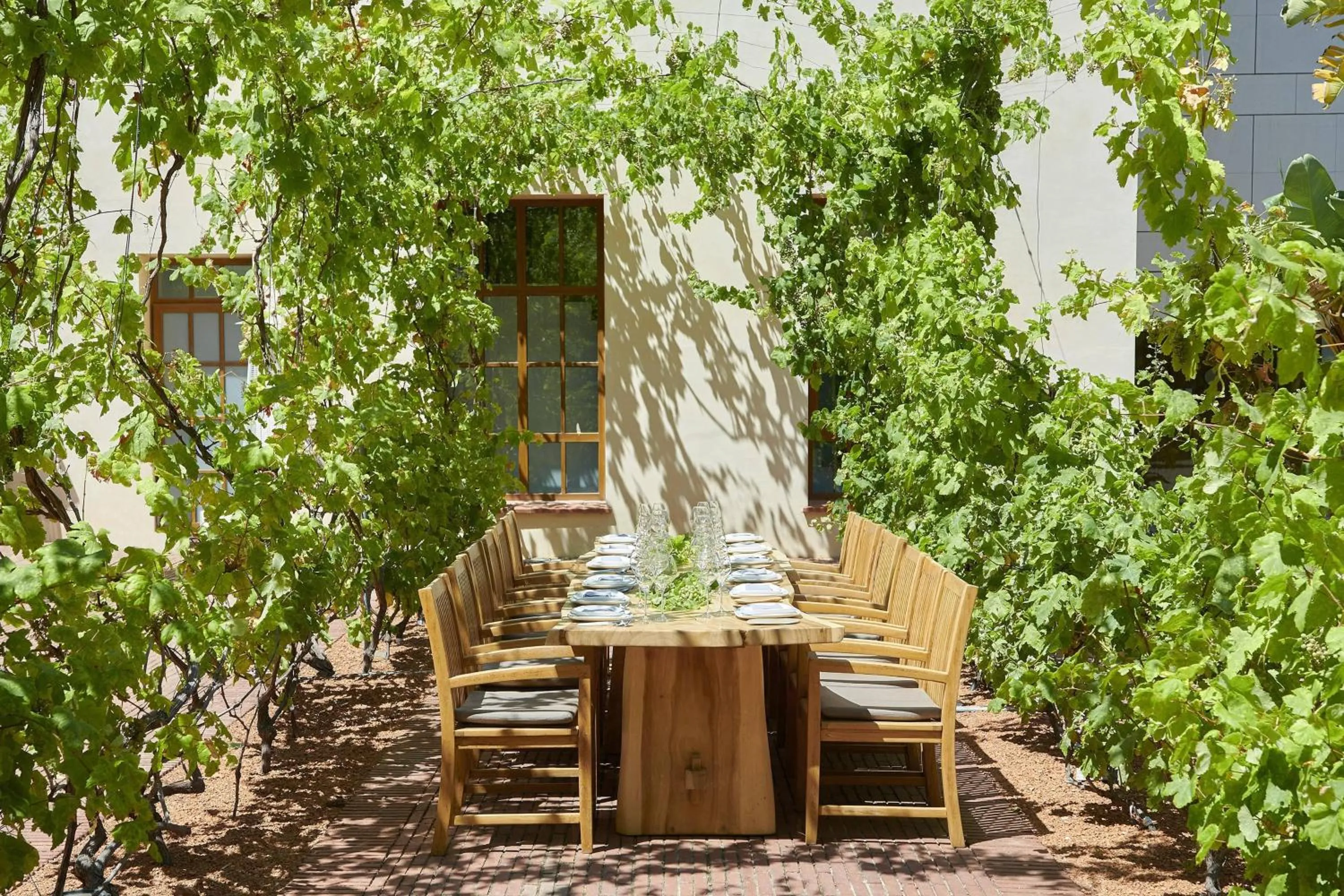 Restaurant/places to eat in Le Meridien Ra Beach Hotel and Spa