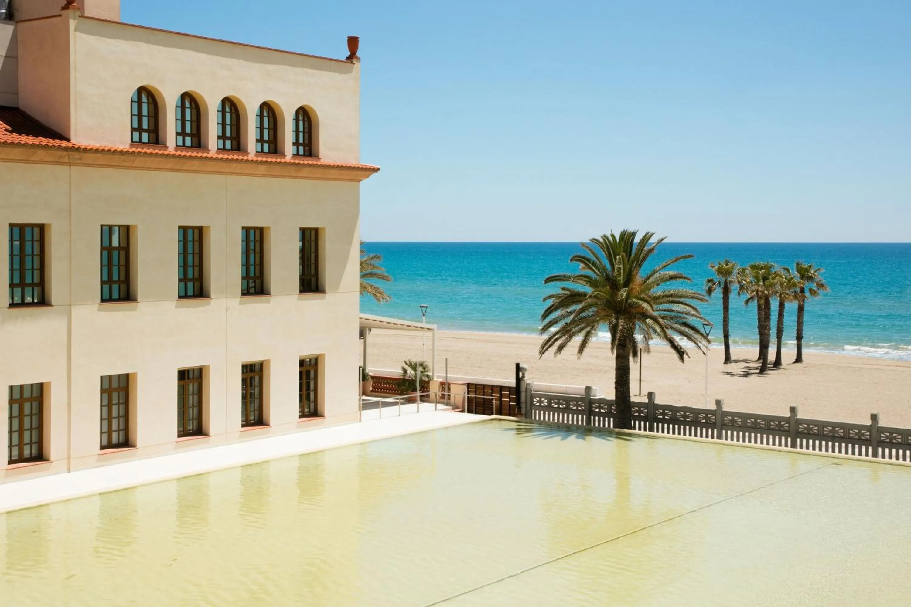 Photo of the whole room in Le Meridien Ra Beach Hotel and Spa
